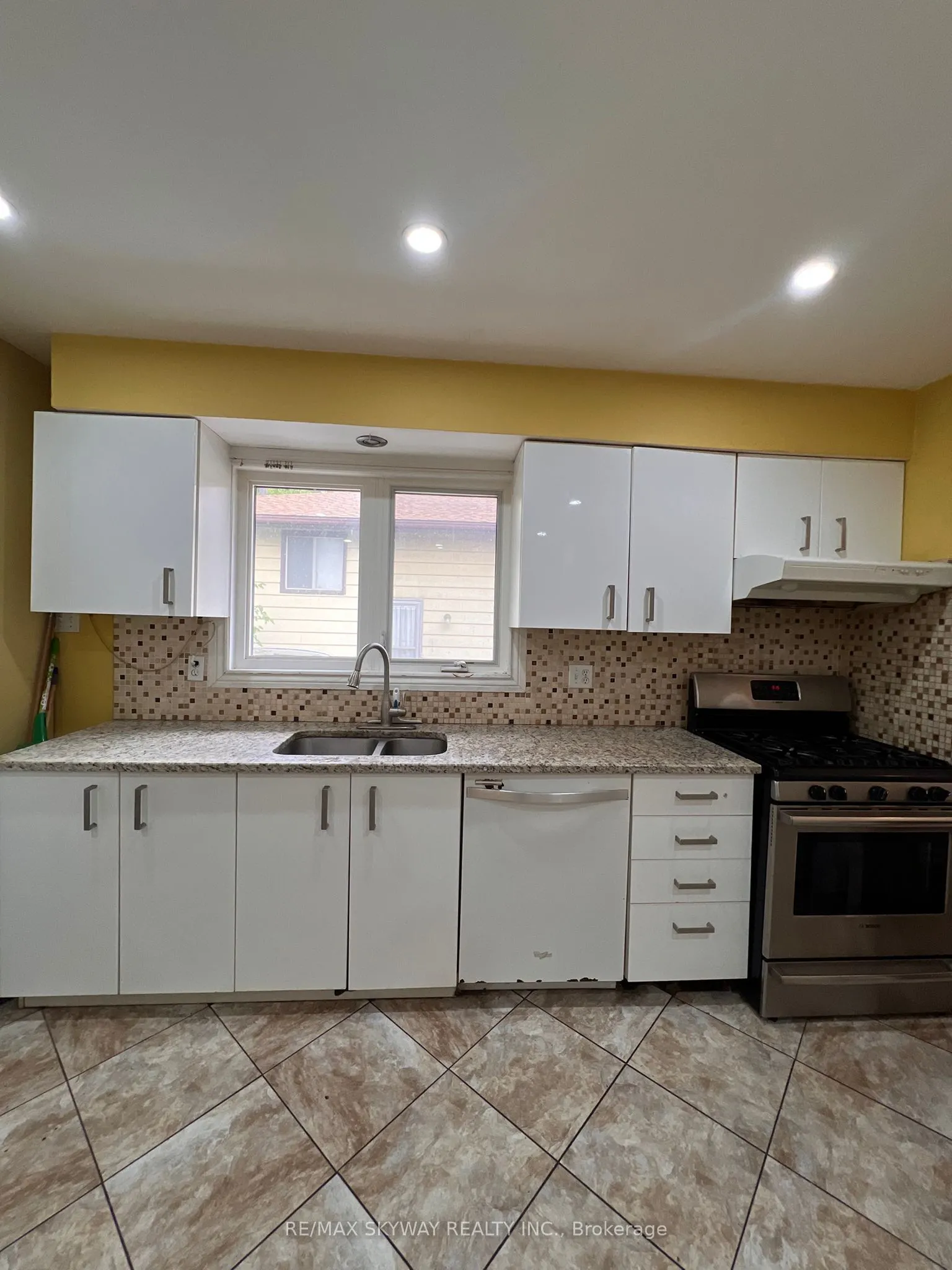 162 Cedarwoods Crescent