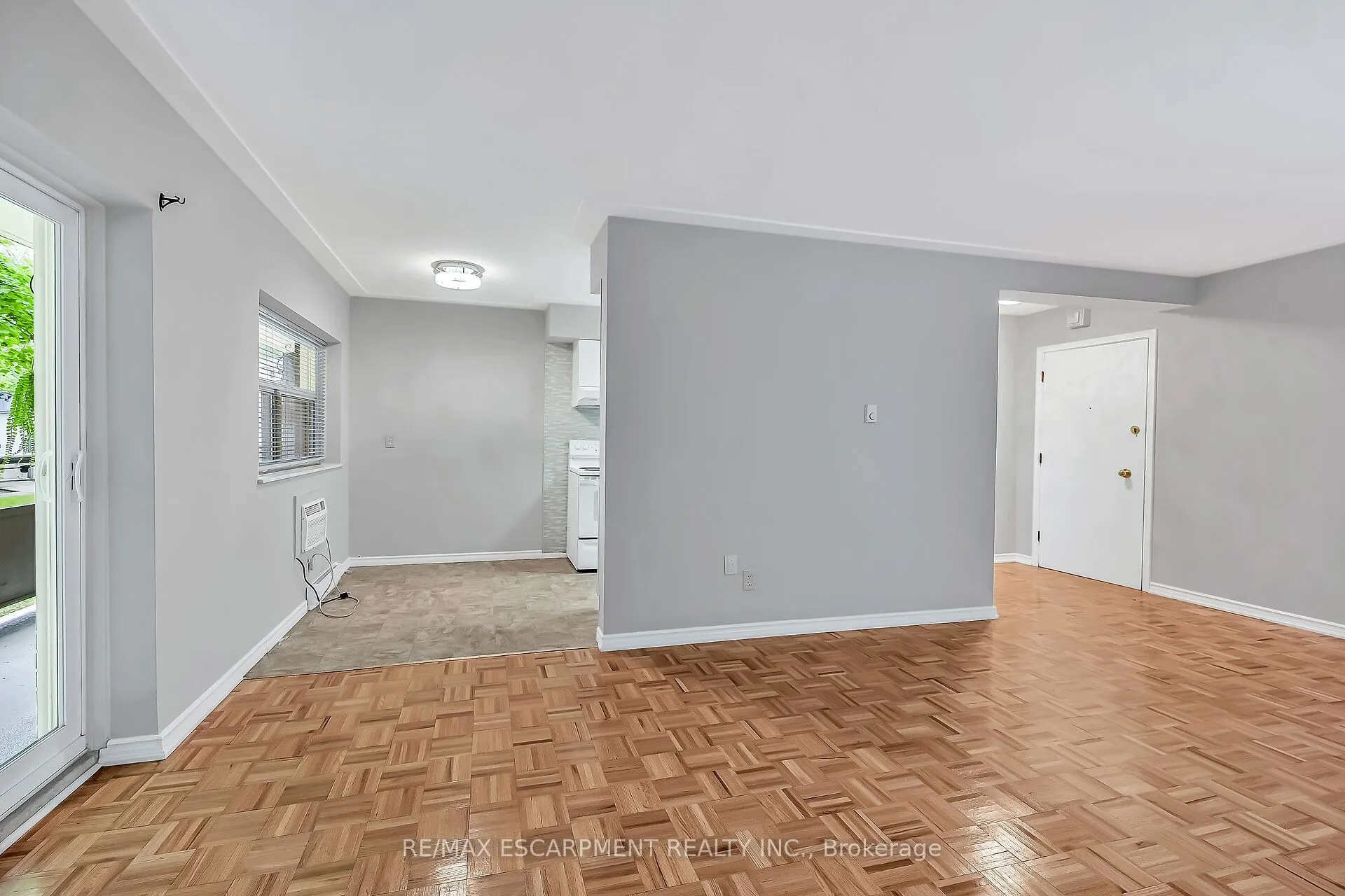 11 Woodman Drive S, #103