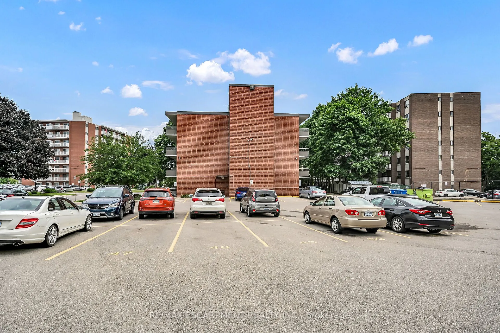 11 Woodman Drive S, #103