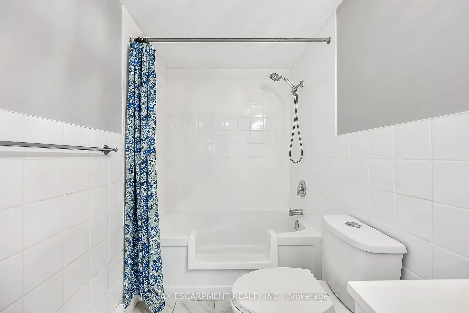11 Woodman Drive S, #103