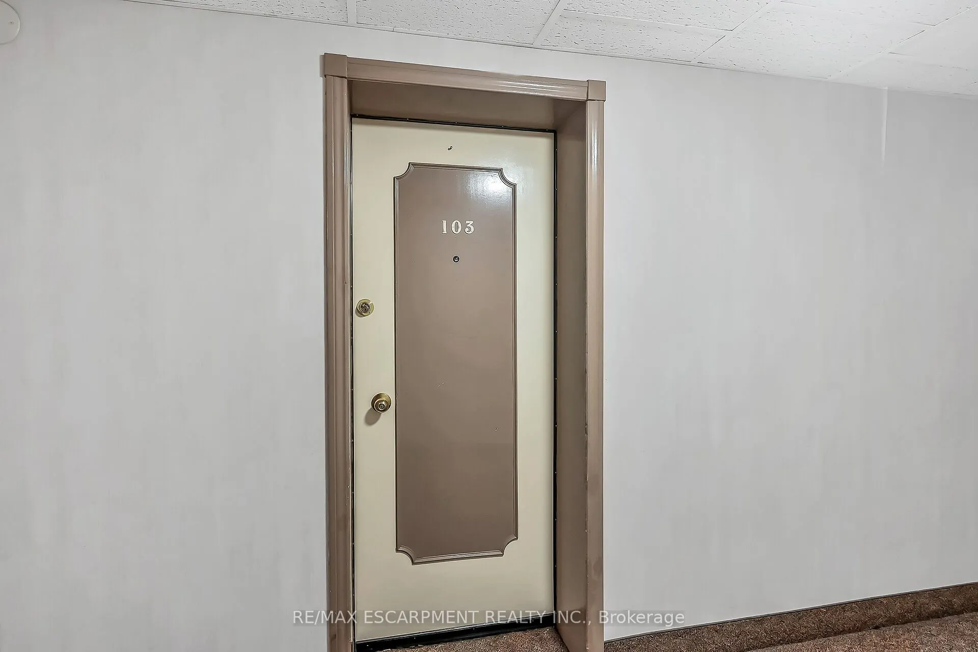 11 Woodman Drive S, #103