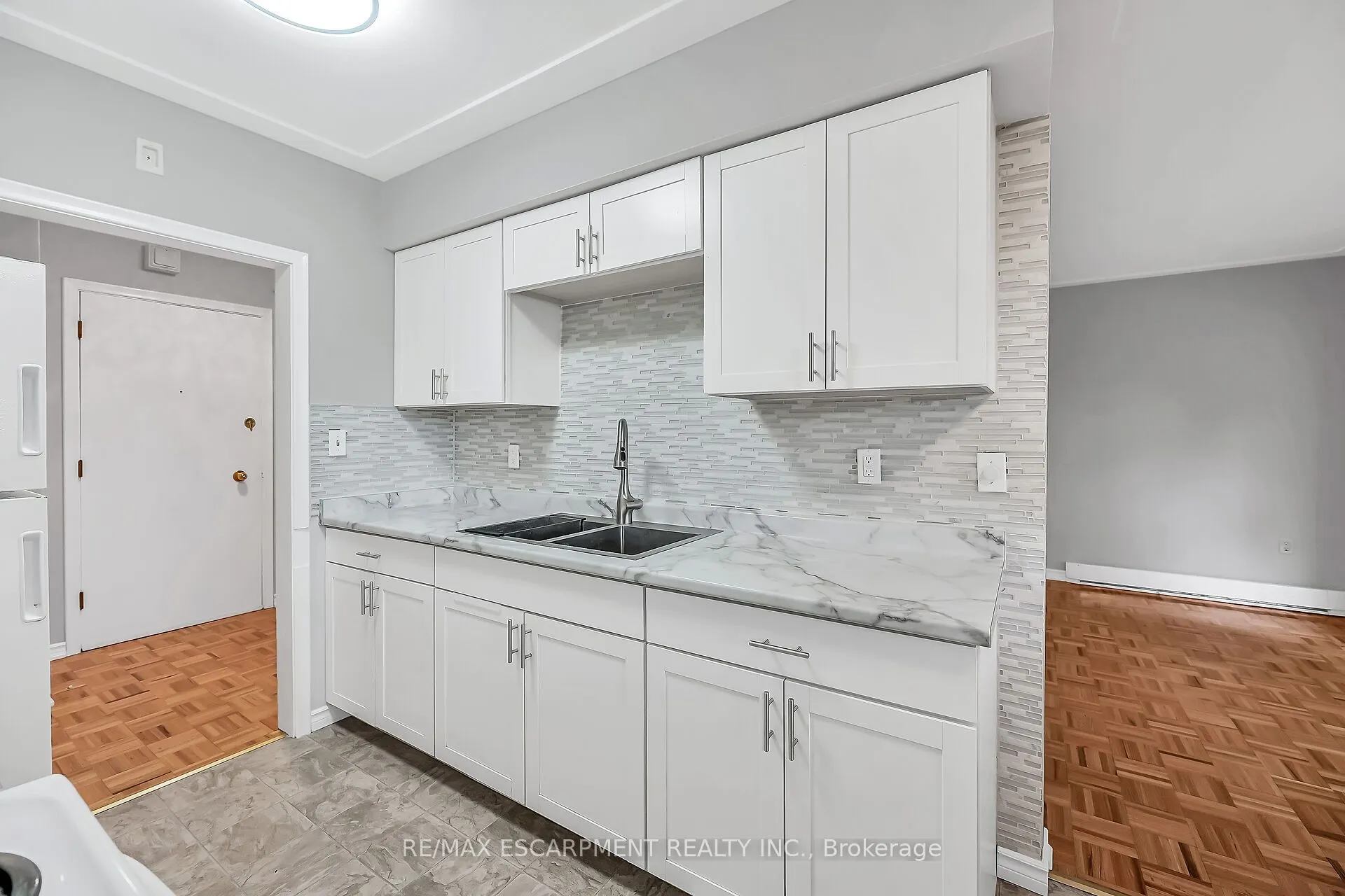 11 Woodman Drive S, #103