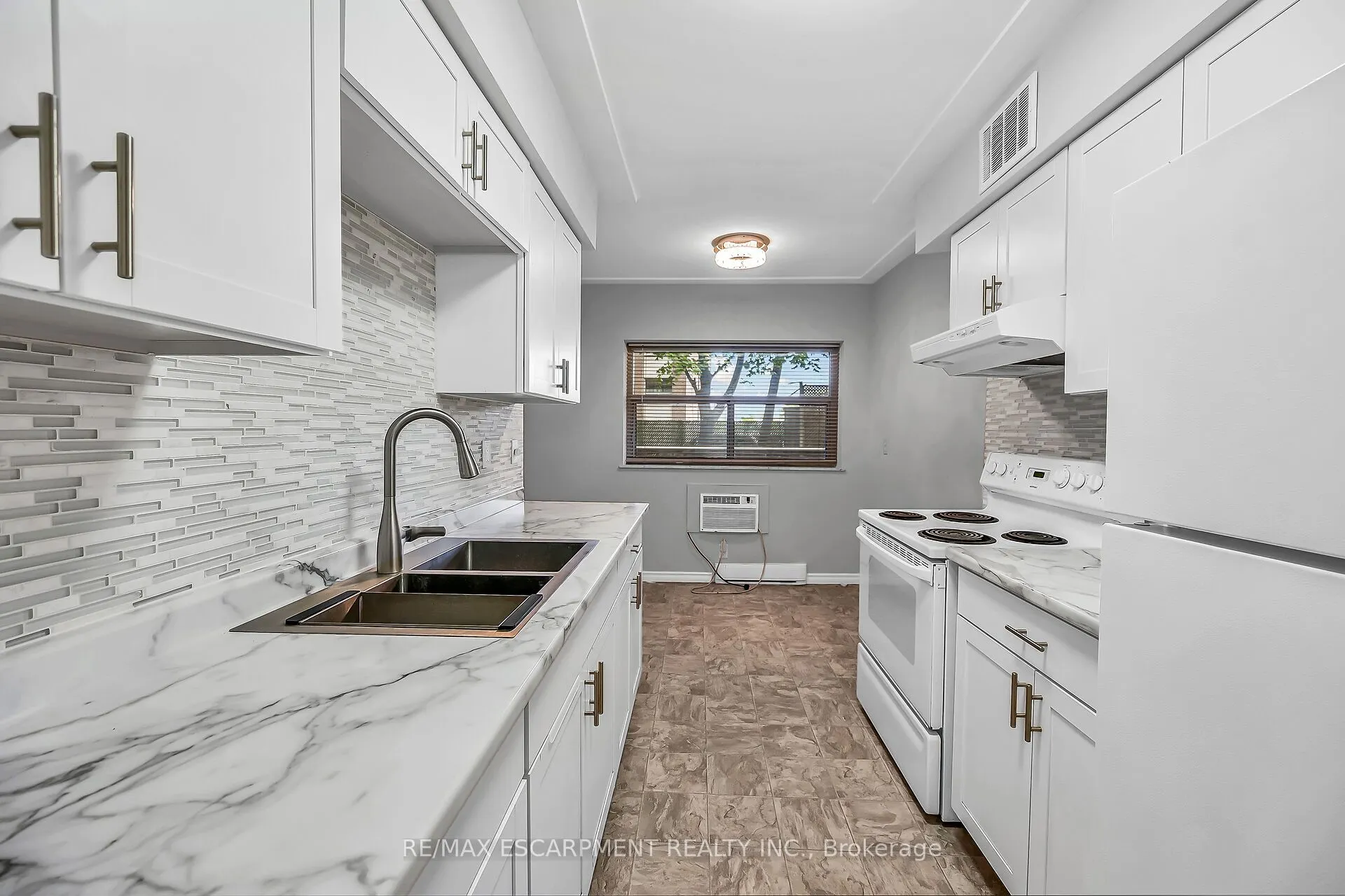 11 Woodman Drive S, #103