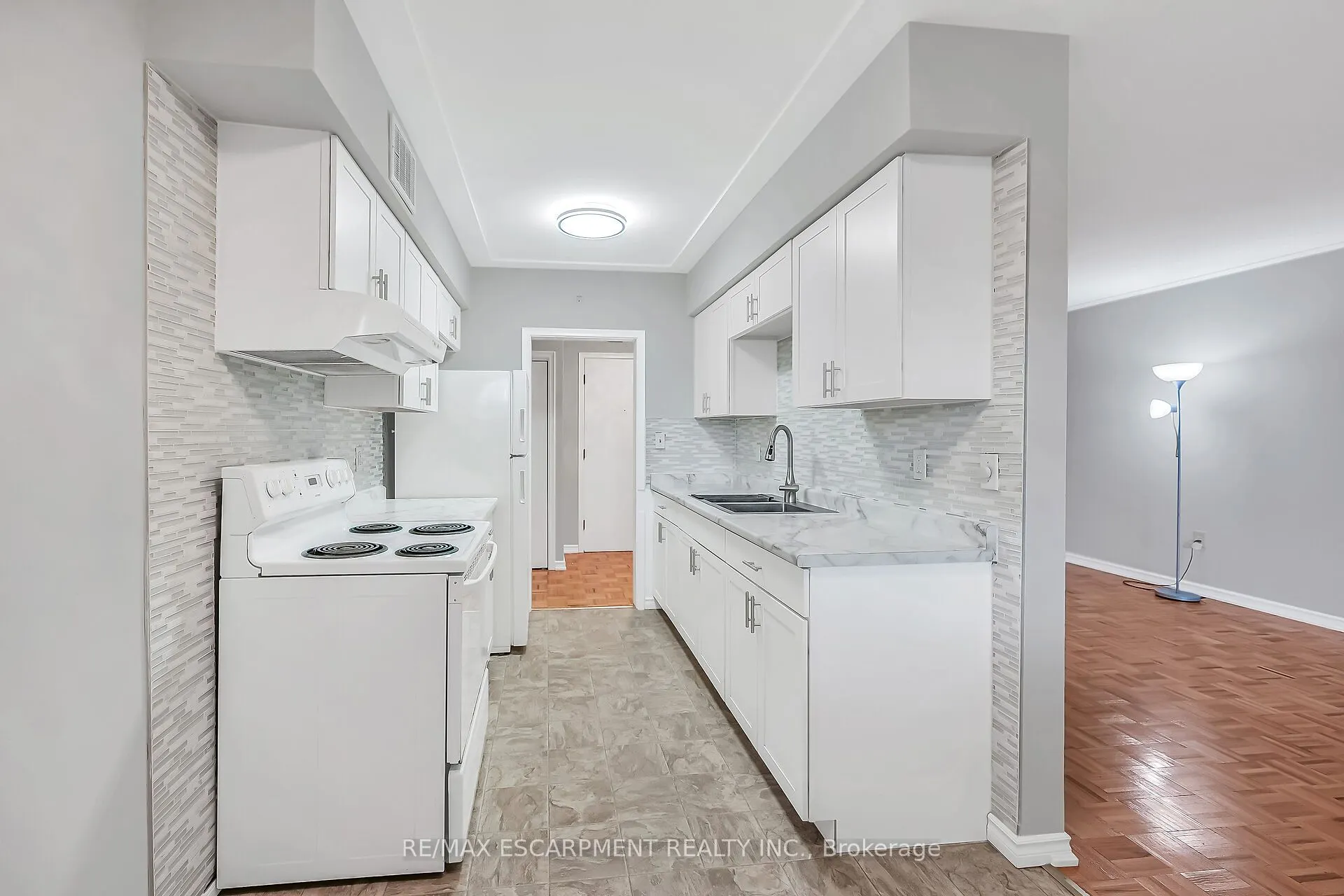 11 Woodman Drive S, #103