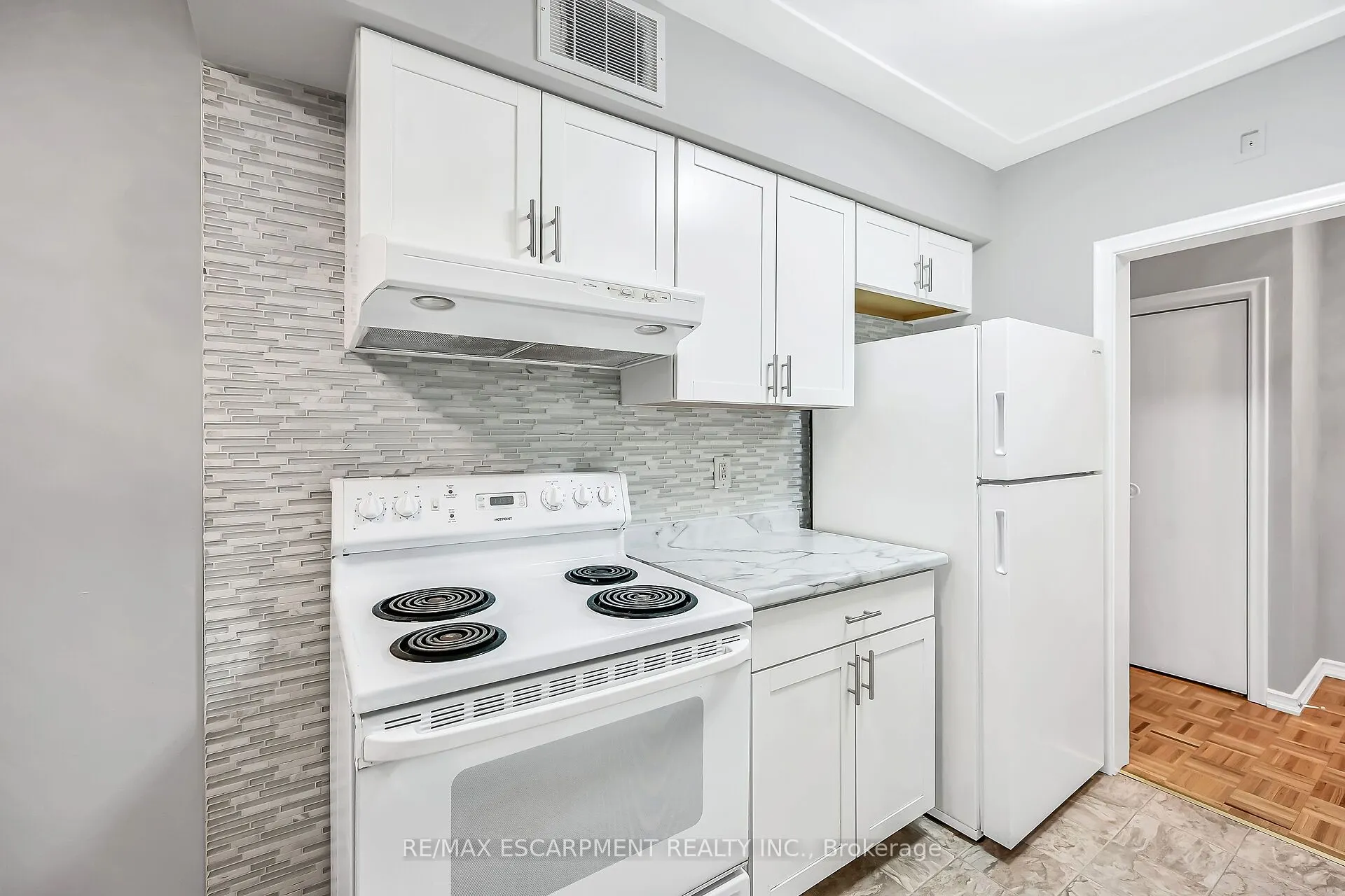 11 Woodman Drive S, #103
