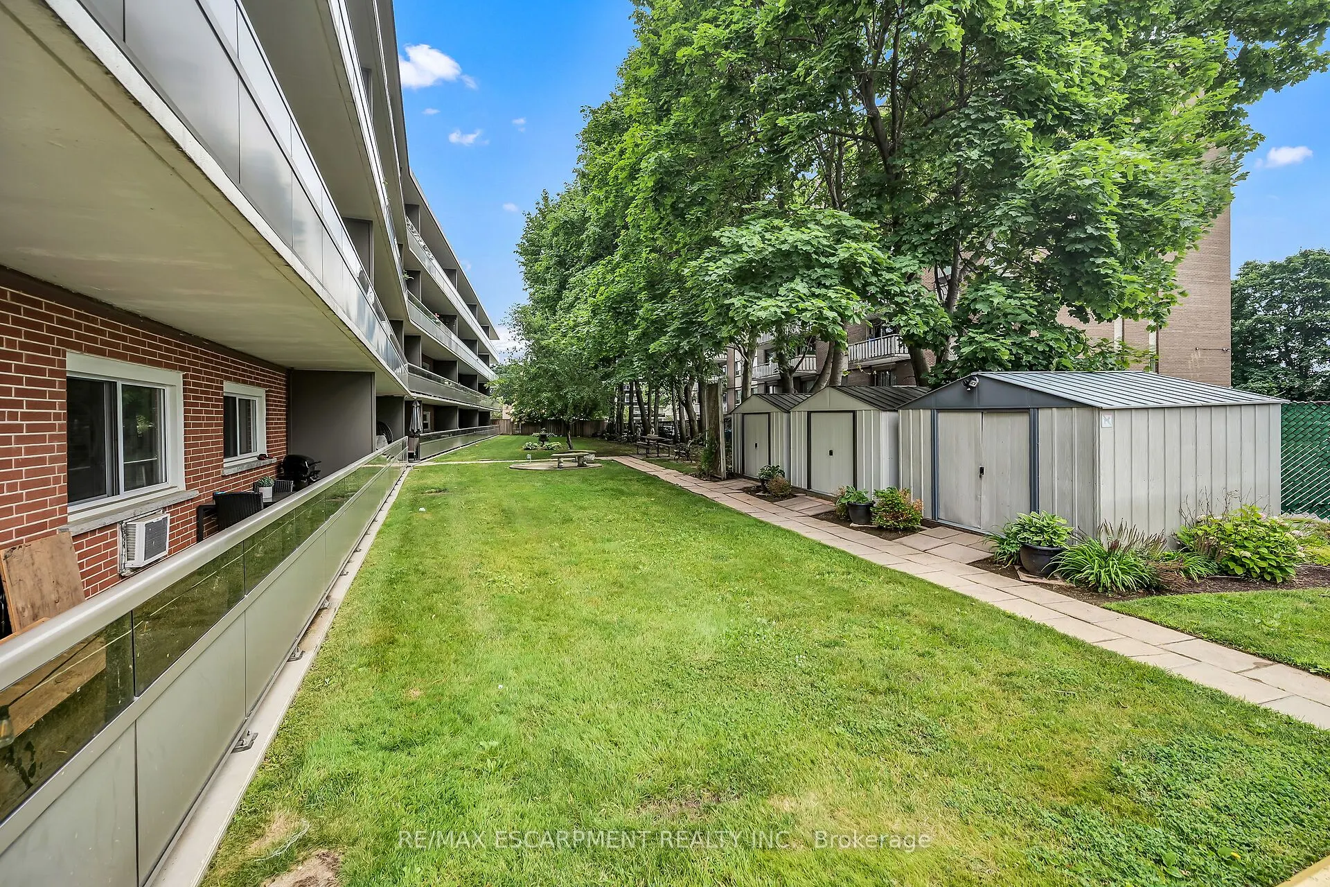 11 Woodman Drive S, #103