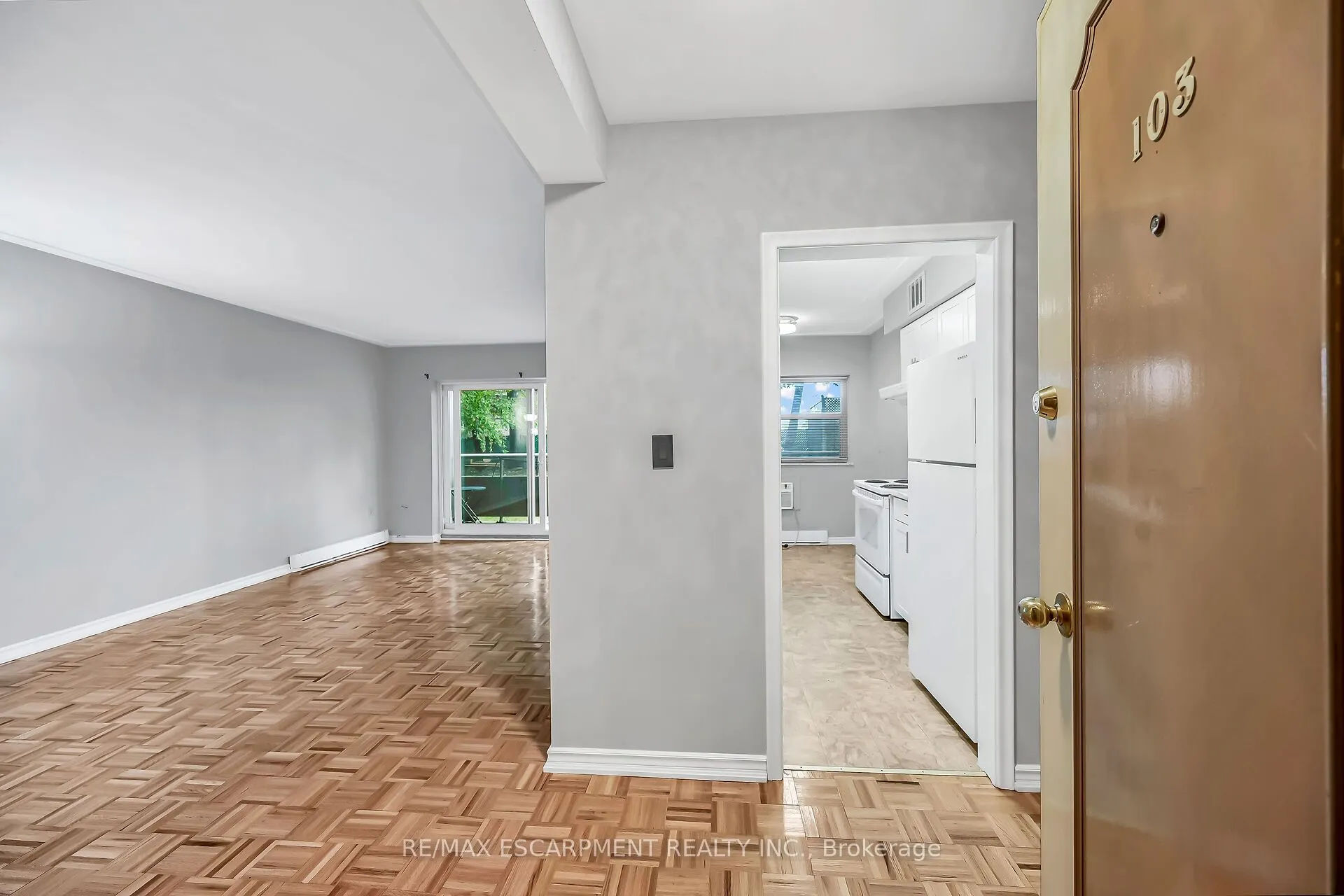 11 Woodman Drive S, #103