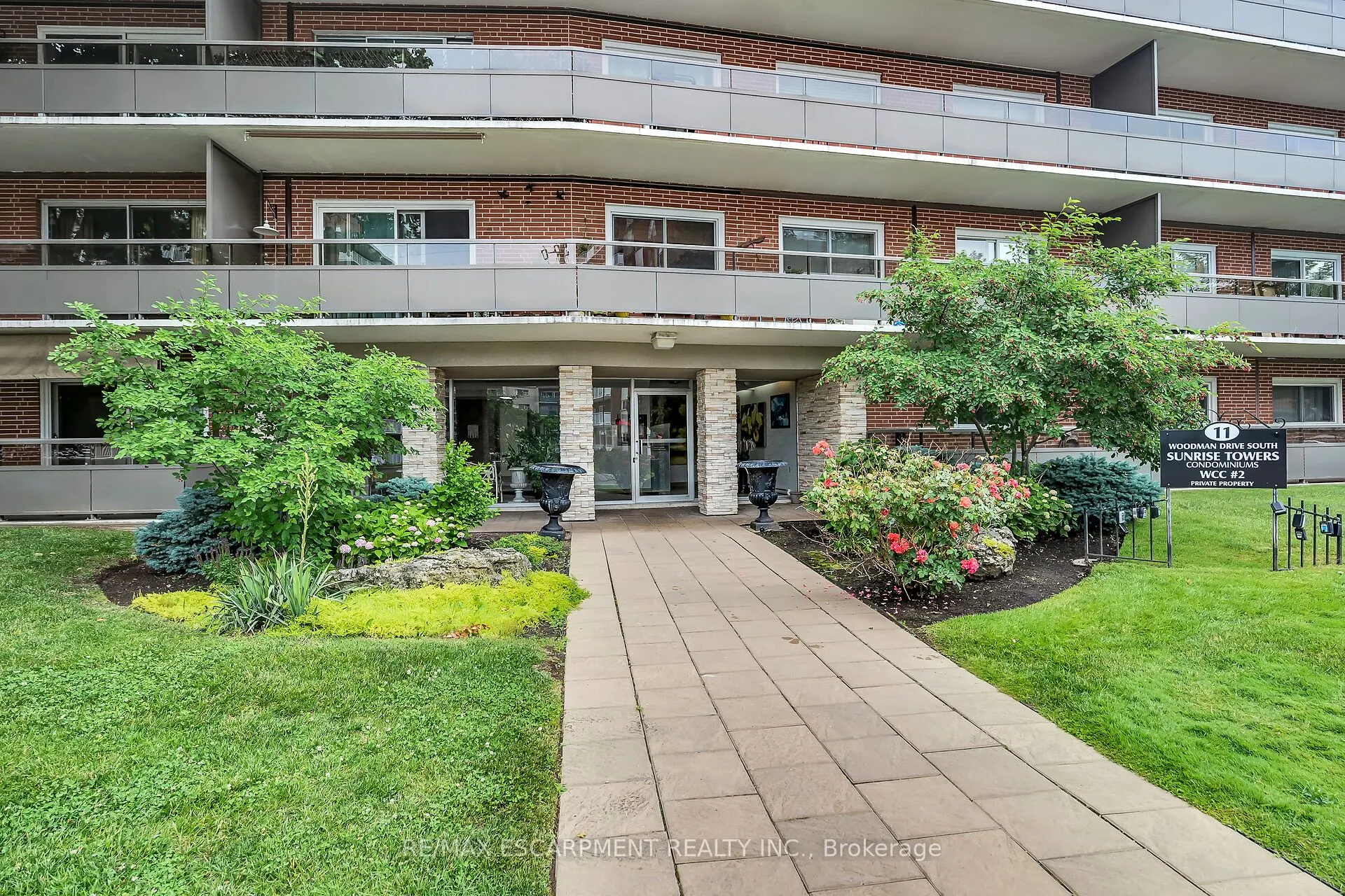 11 Woodman Drive S, #103