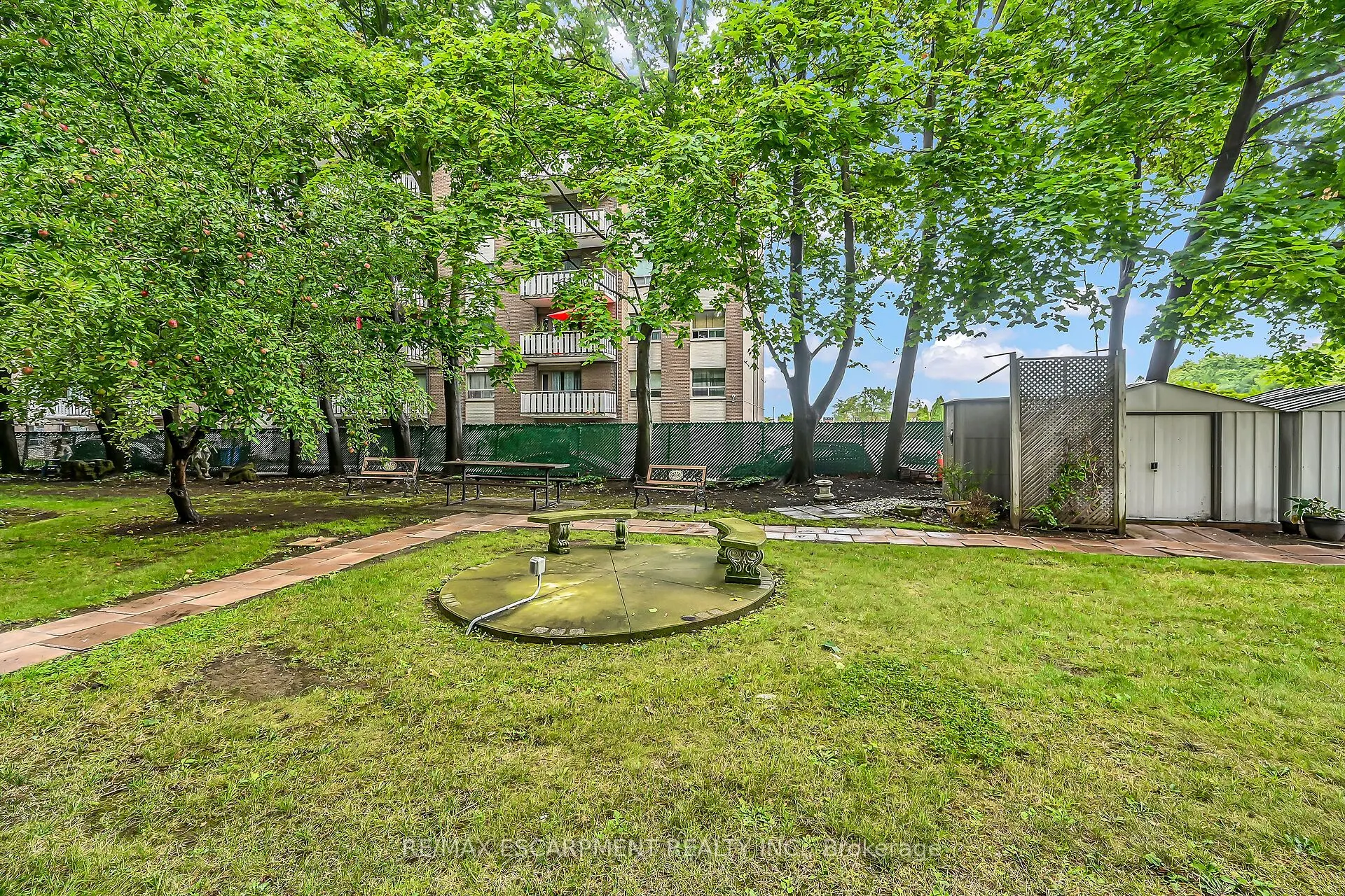 11 Woodman Drive S, #103