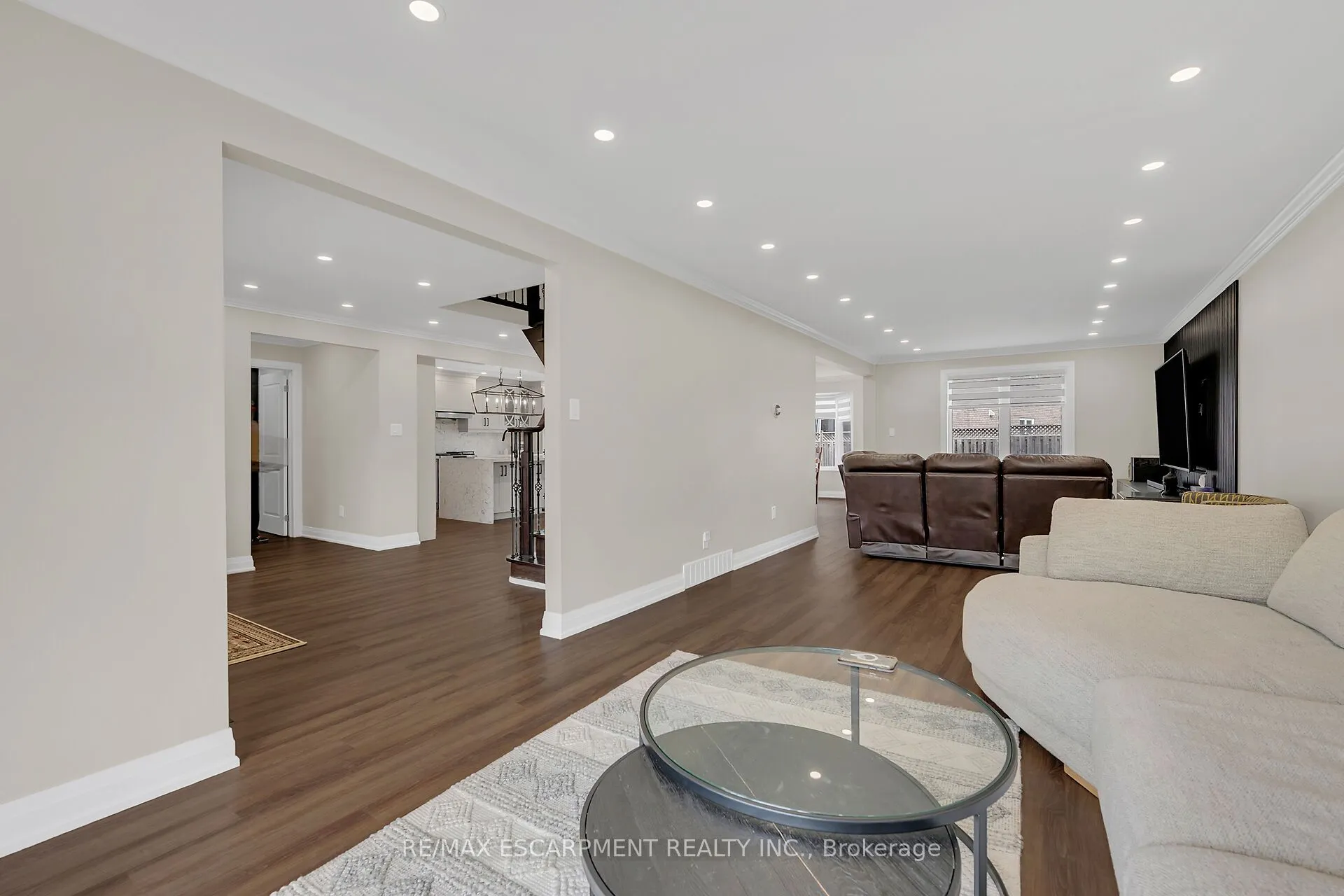 125 VALERA Drive E