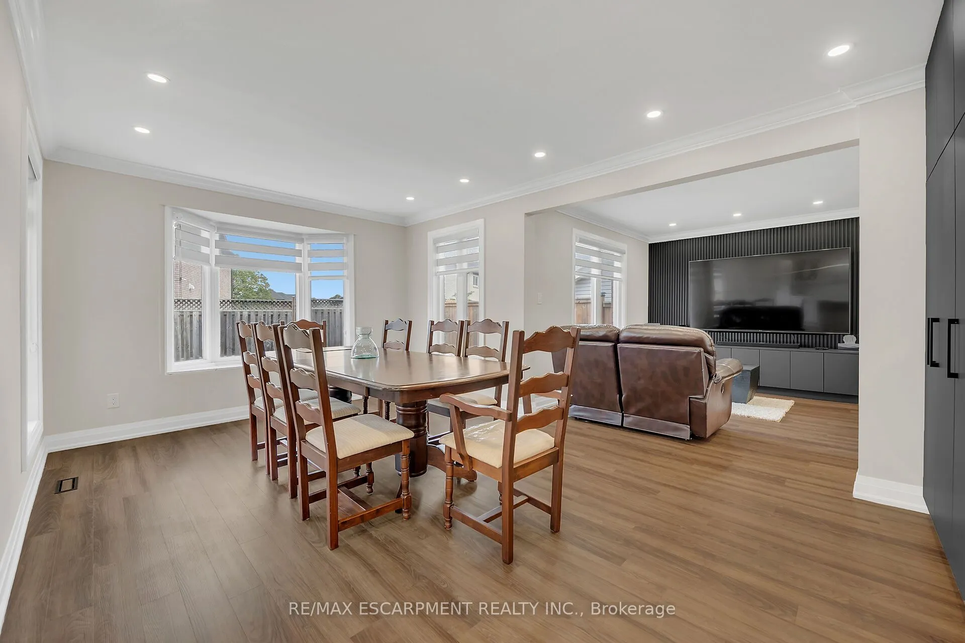 125 VALERA Drive E