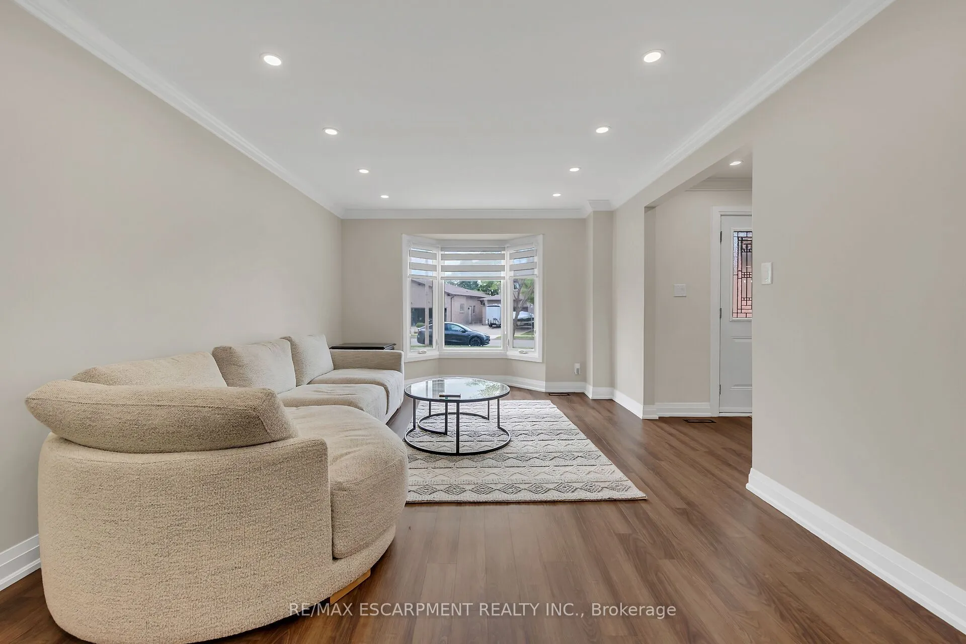 125 VALERA Drive E