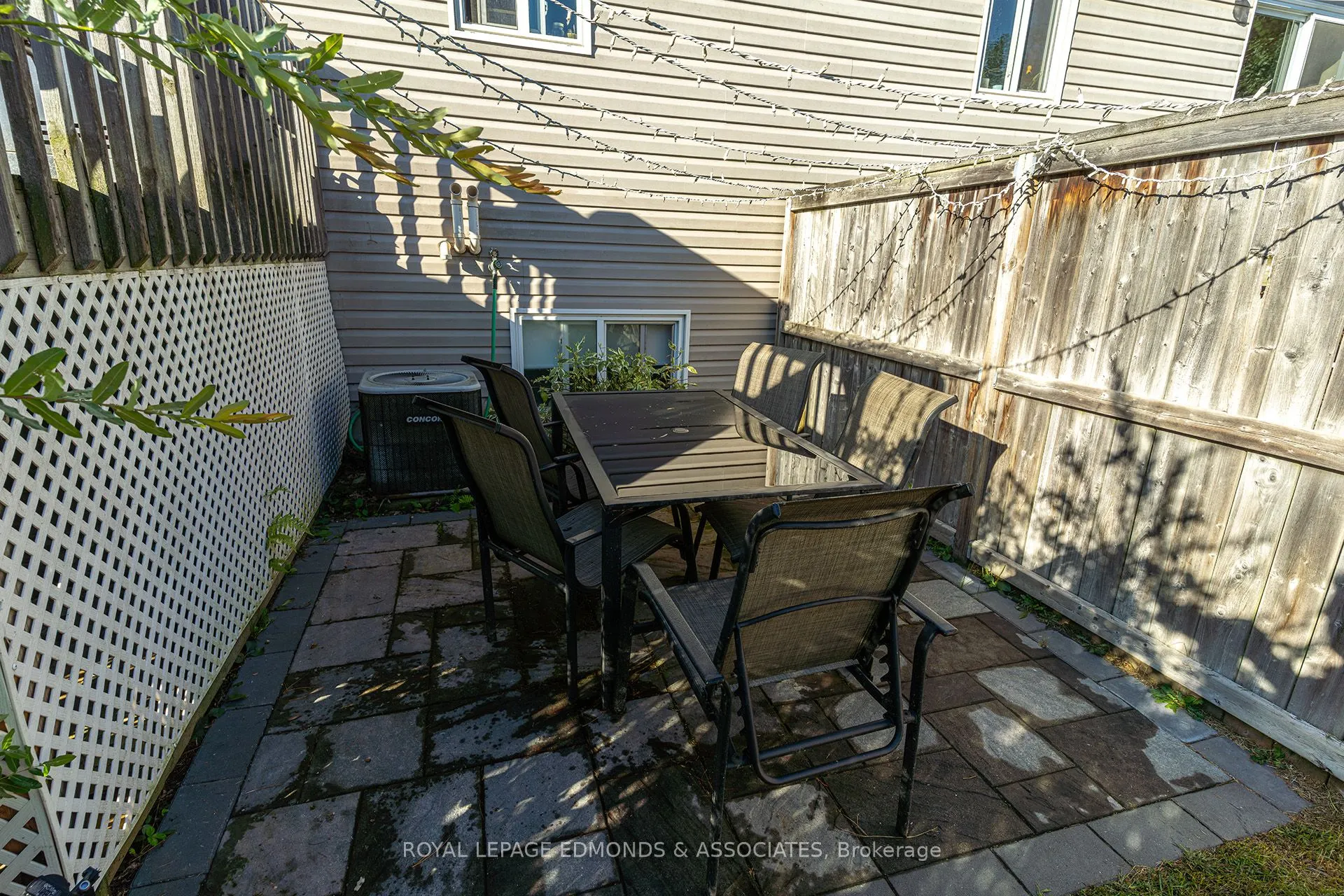 22 Renfrew Street
