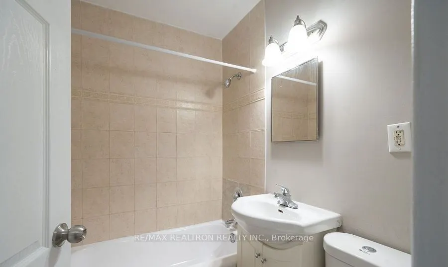 468 Ottawa Street, #725B