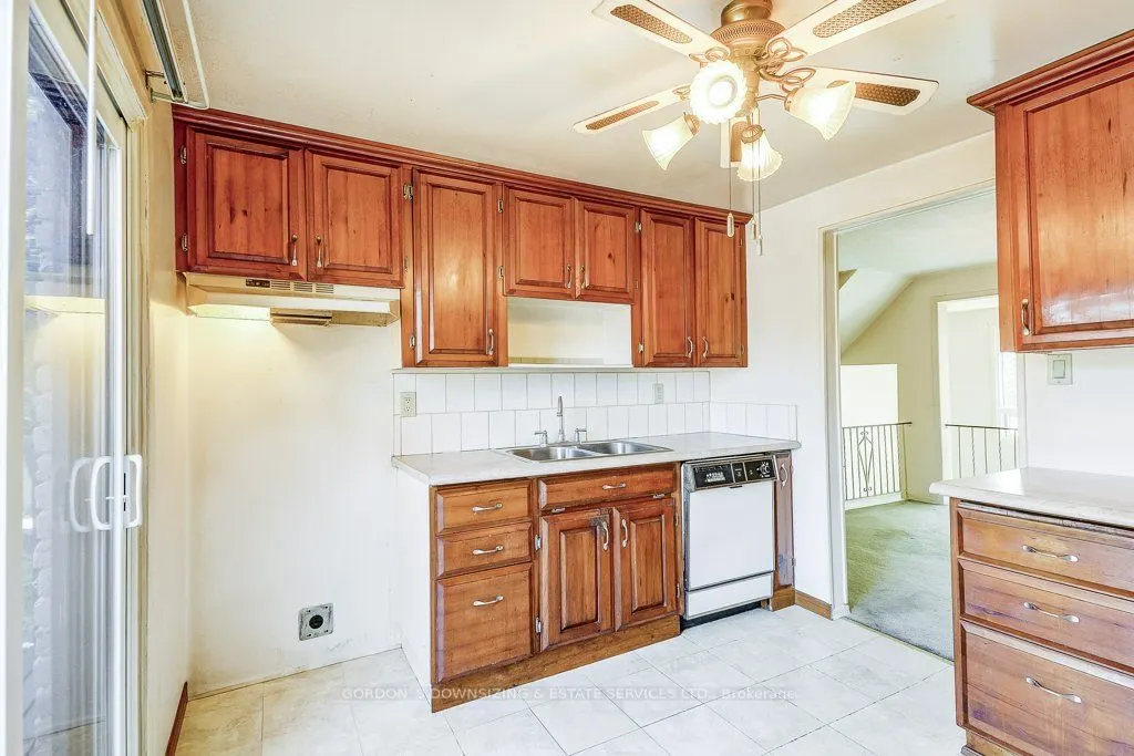 1250 Limeridge Road E, #23