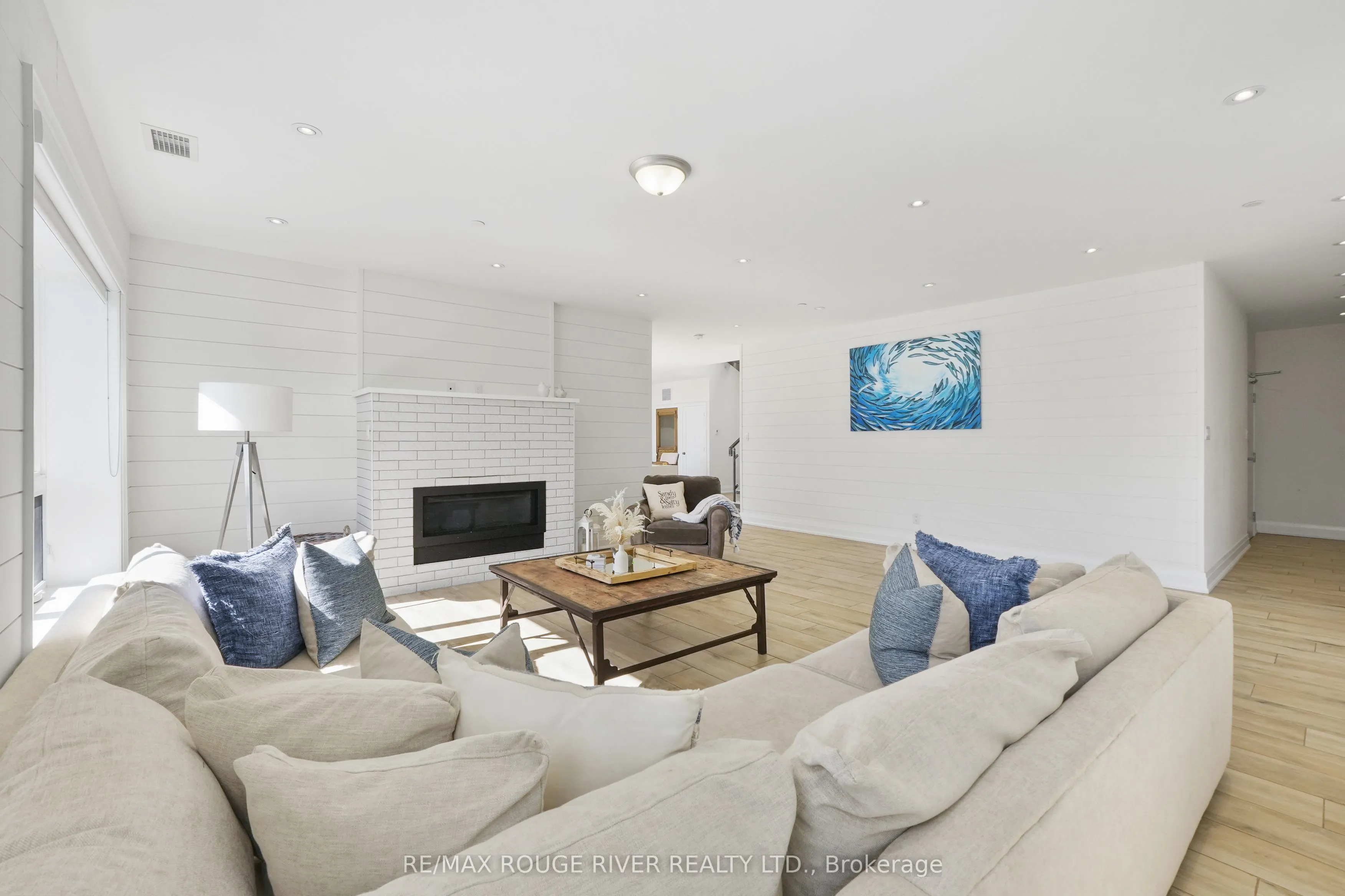 169 Division Street, #301