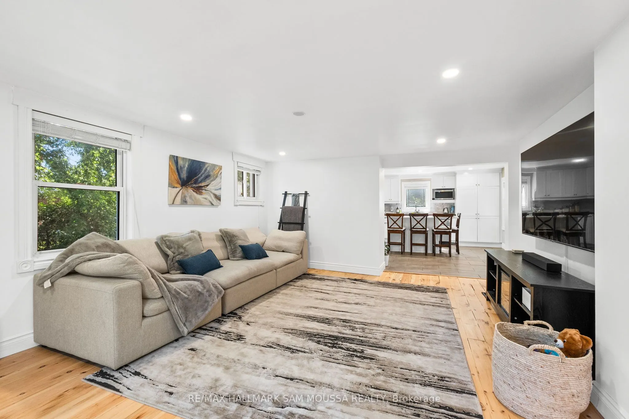 4968 Thunder Road