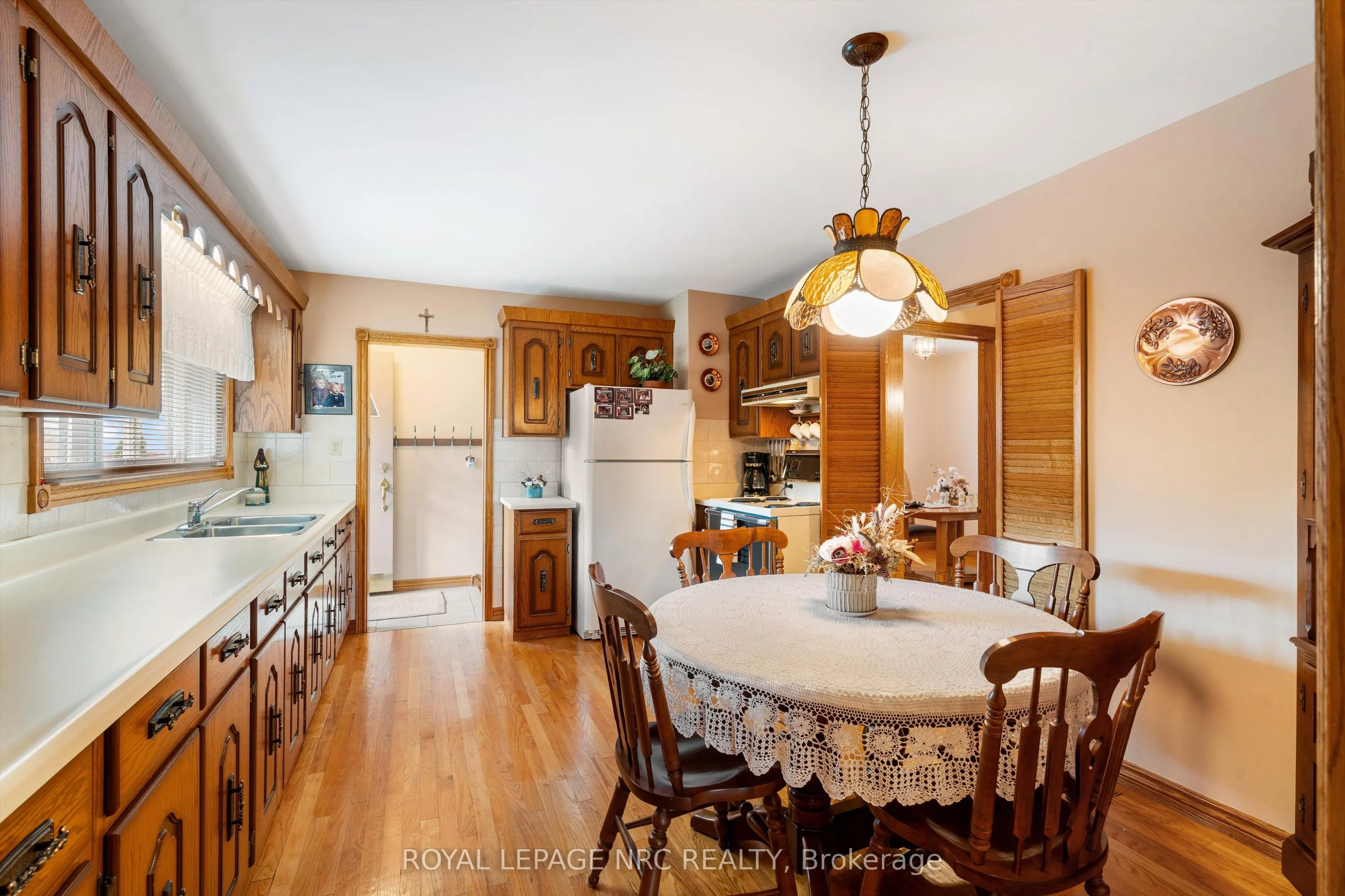 6043 Mayfair Drive