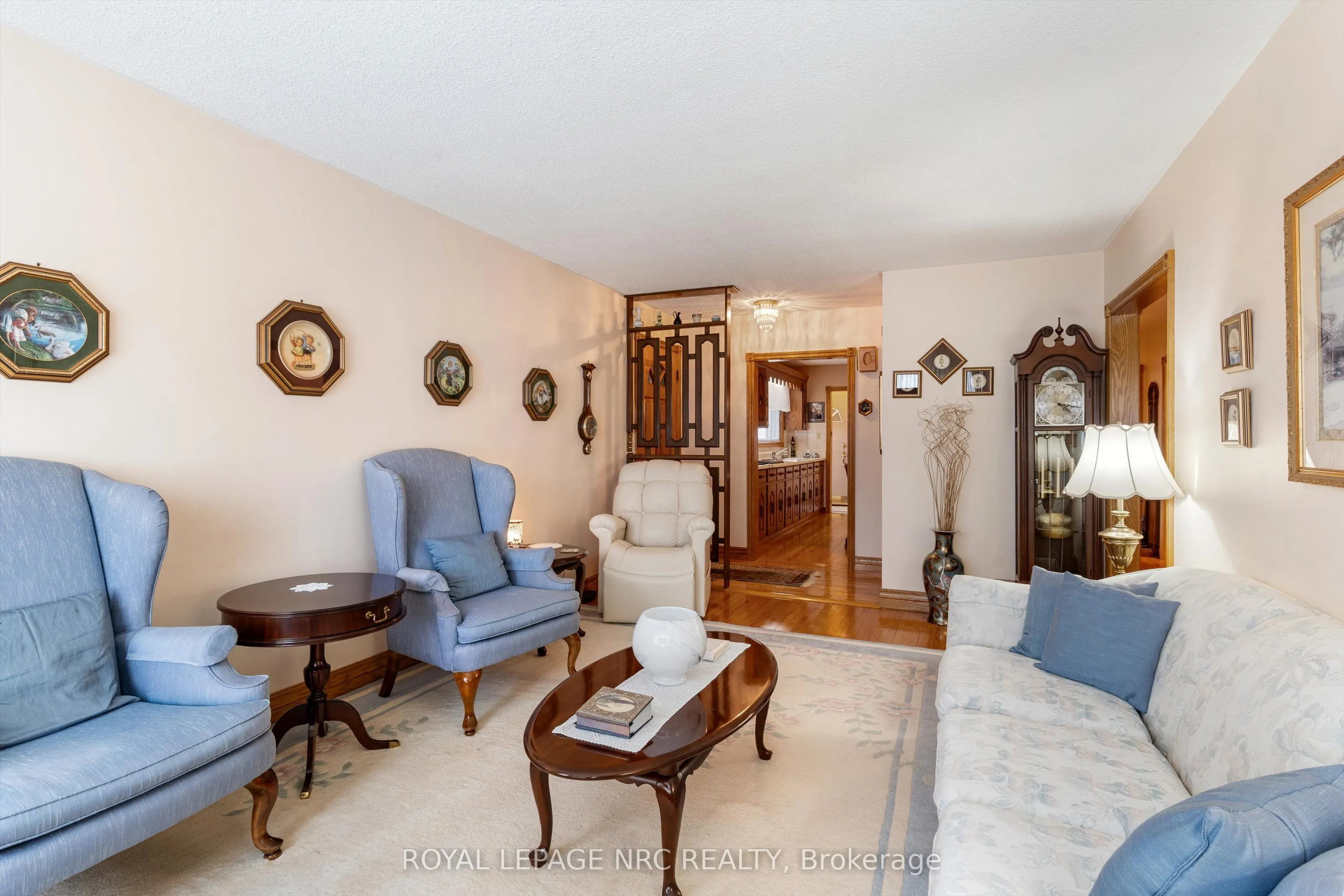 6043 Mayfair Drive