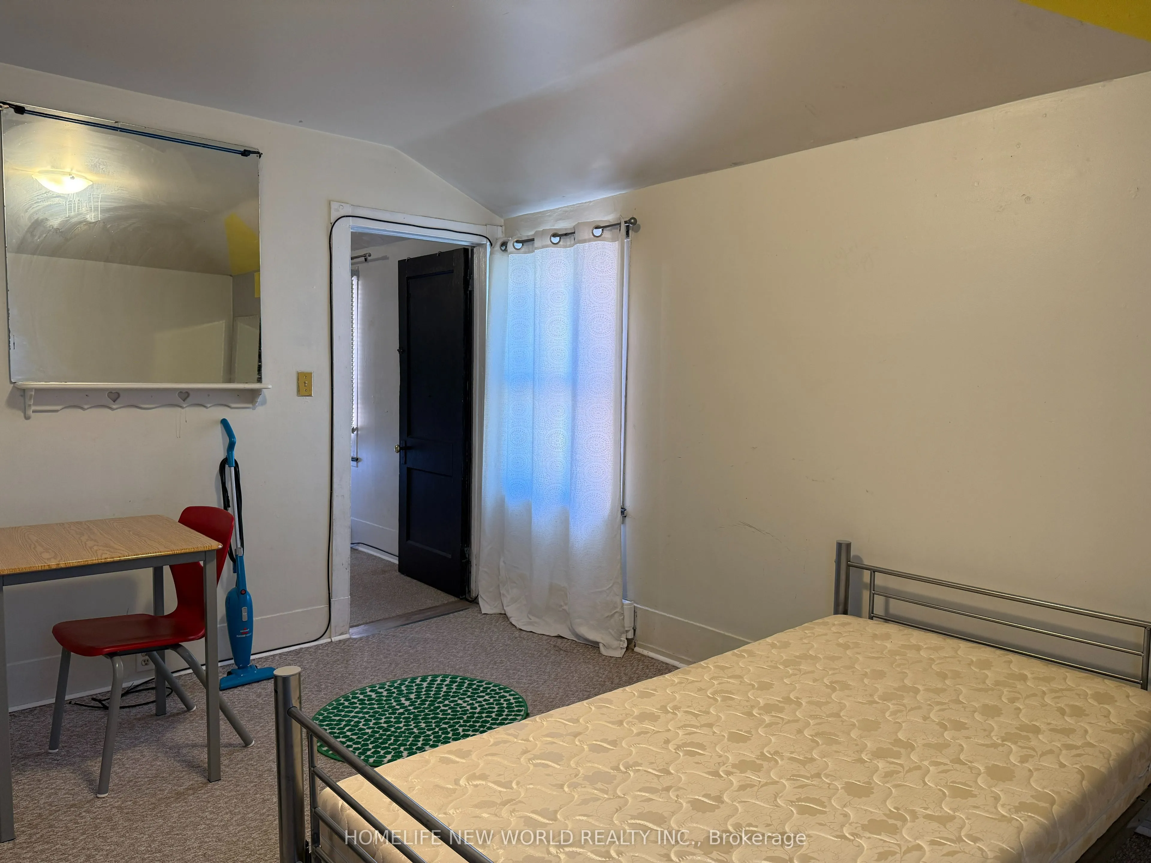 219 Hibernia Street, #Apt B