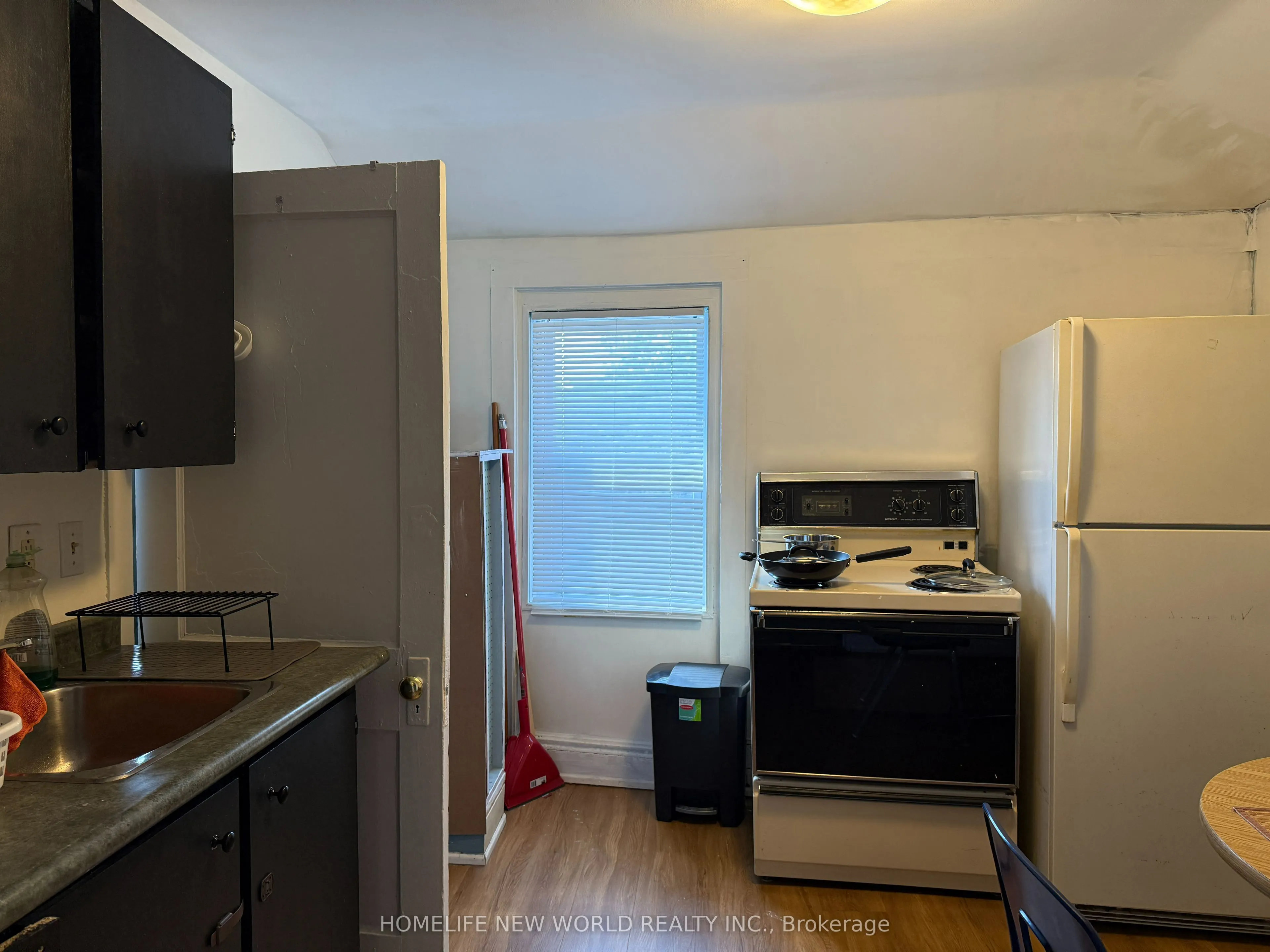 219 Hibernia Street, #Apt B