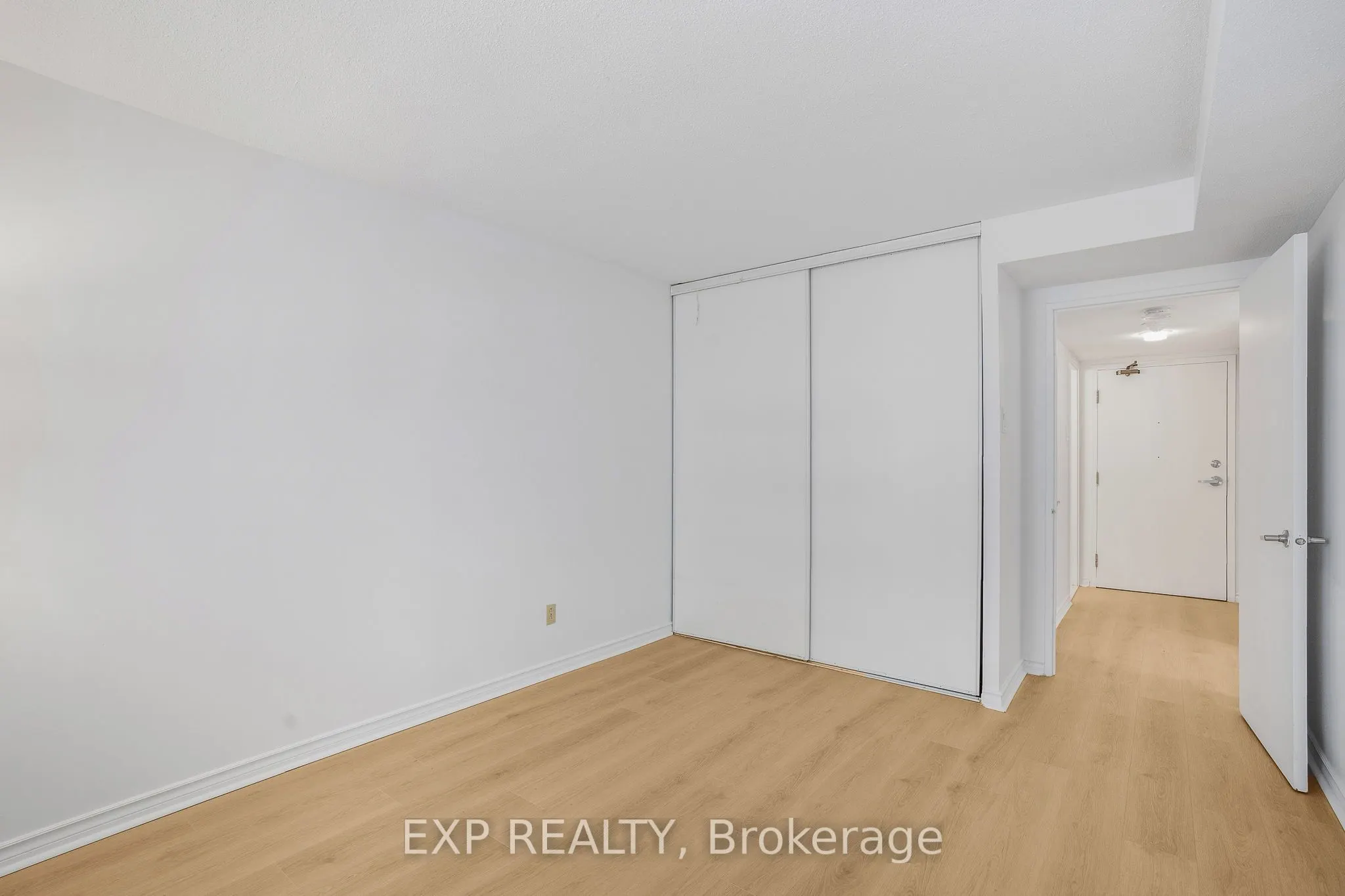 475 Laurier Avenue W, #204