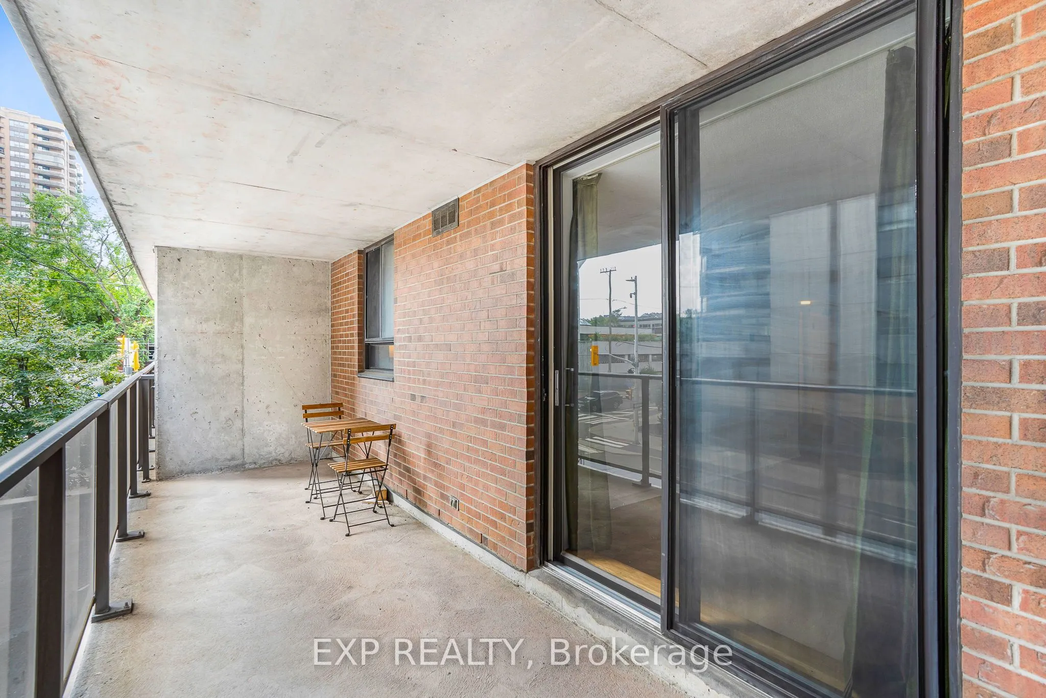475 Laurier Avenue W, #204