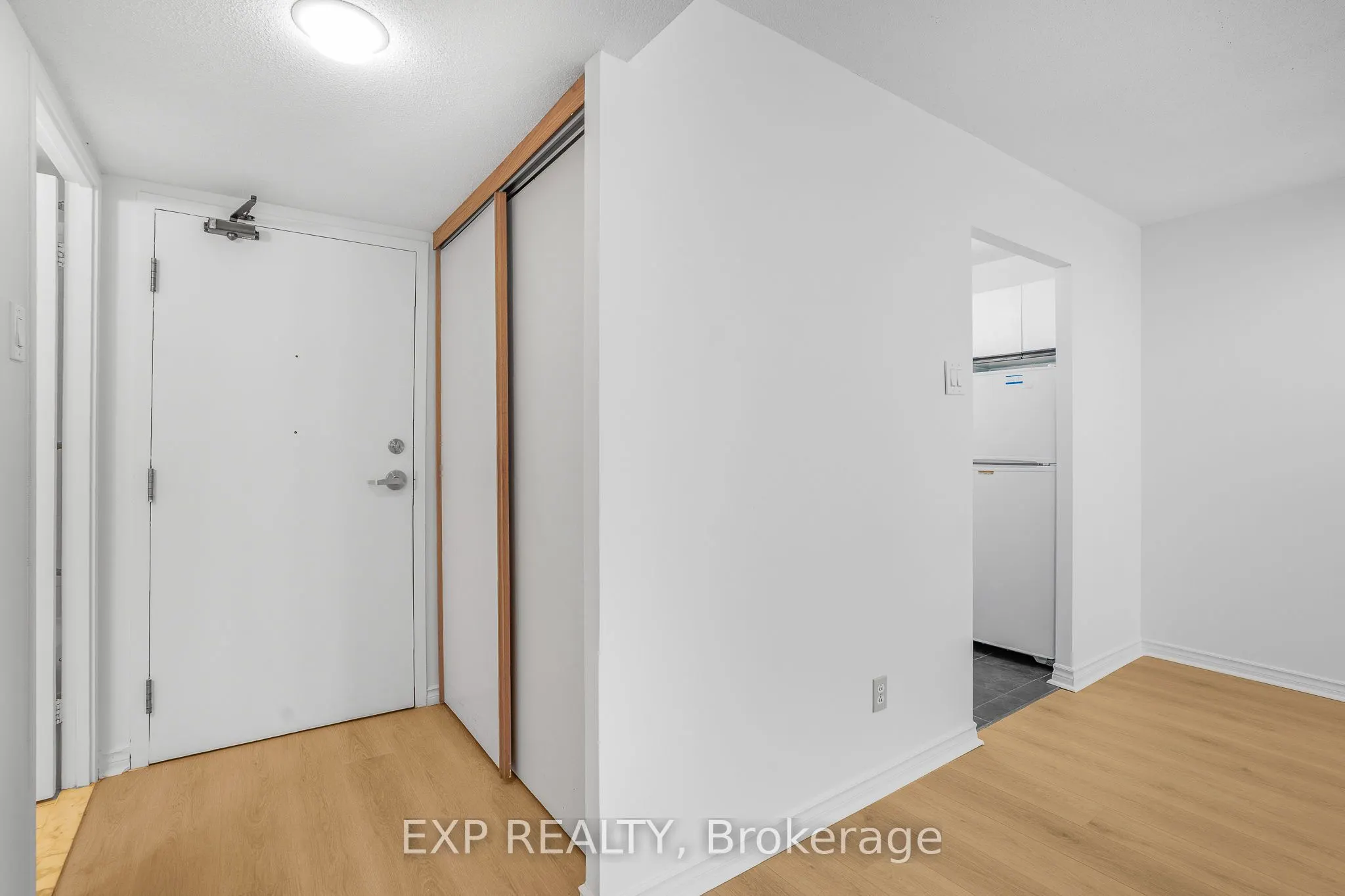 475 Laurier Avenue W, #204
