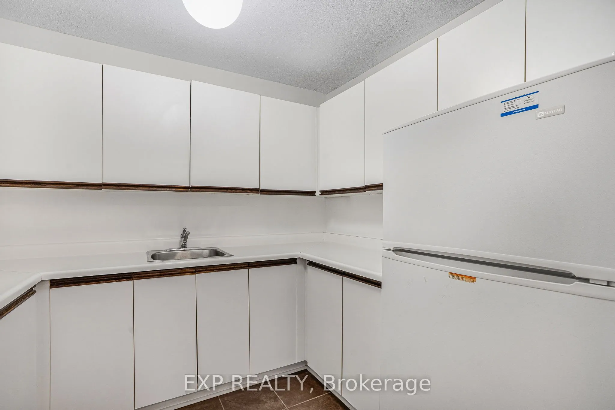 475 Laurier Avenue W, #204