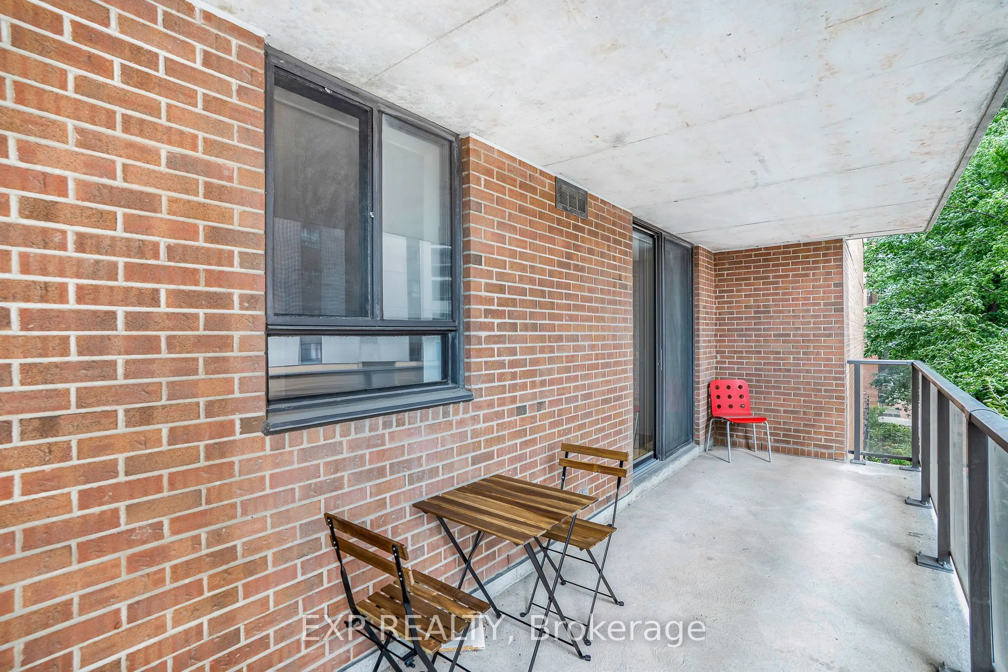 475 Laurier Avenue W, #204