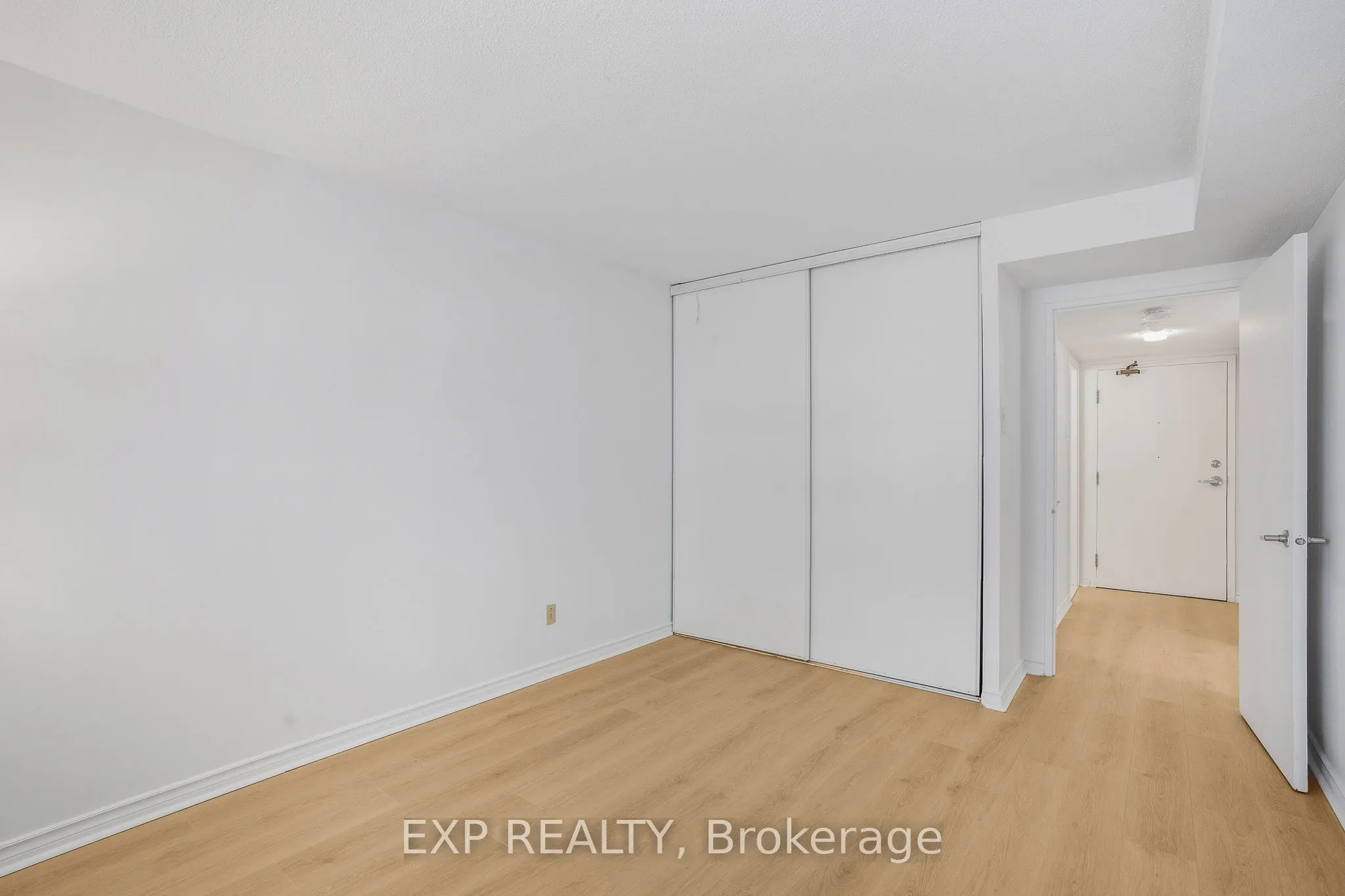 475 Laurier Avenue W, #204