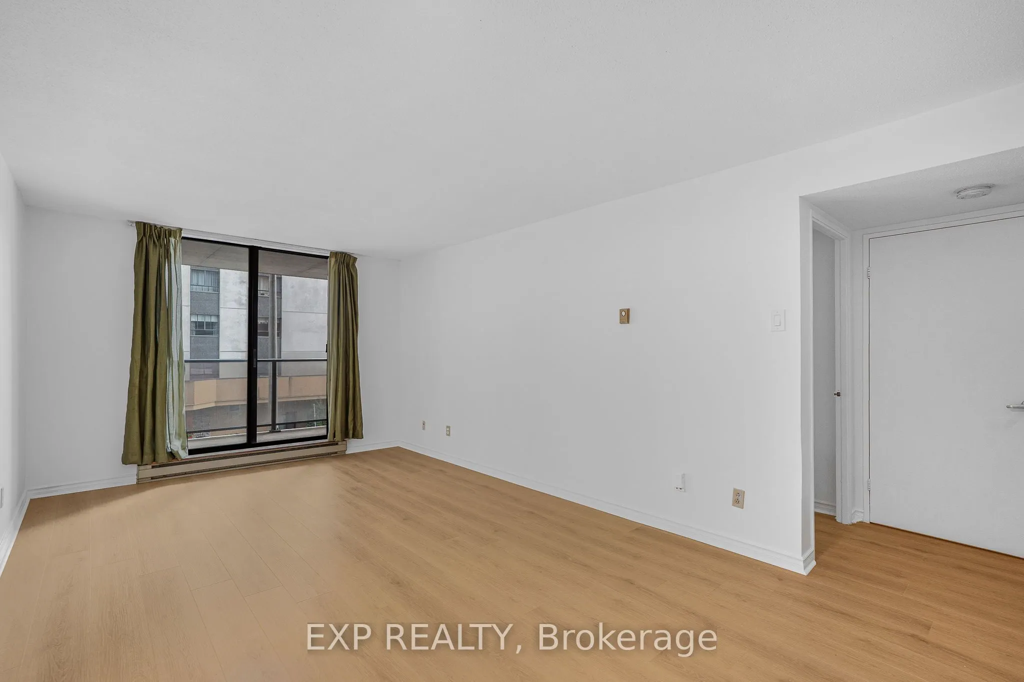 475 Laurier Avenue W, #204