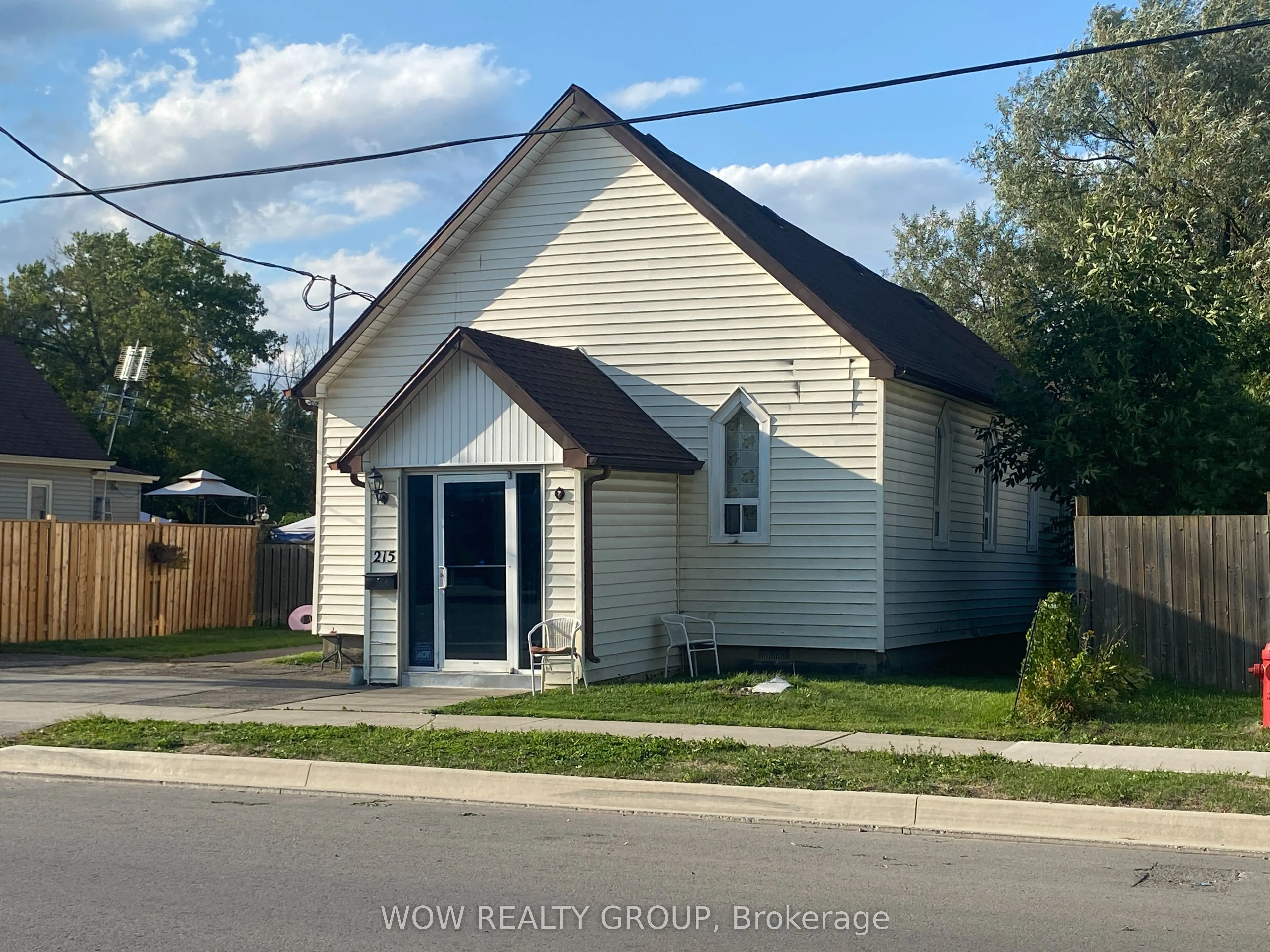 215 Broadway Avenue
