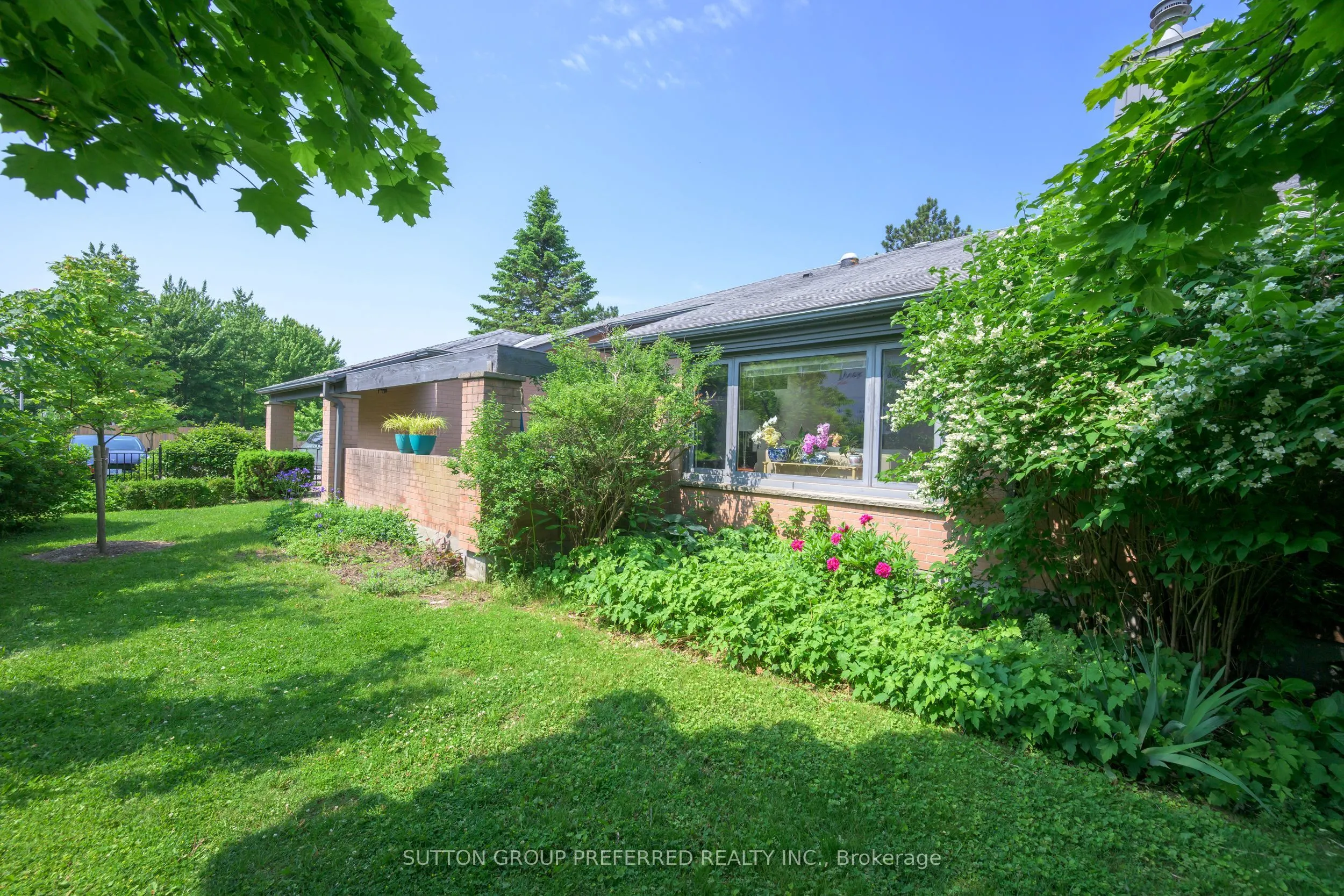 50 Fiddlers Green Road, #51