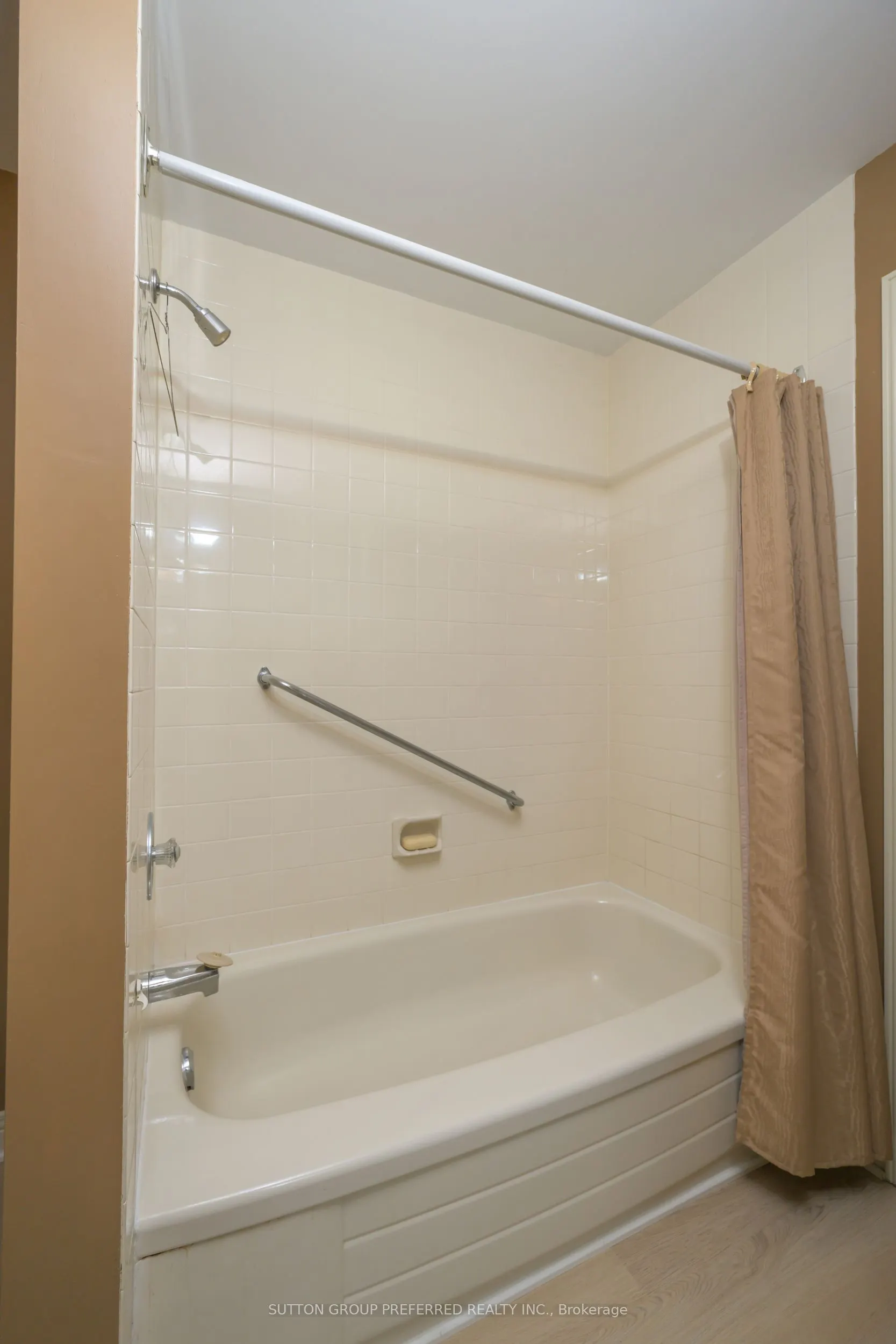 50 Fiddlers Green Road, #51