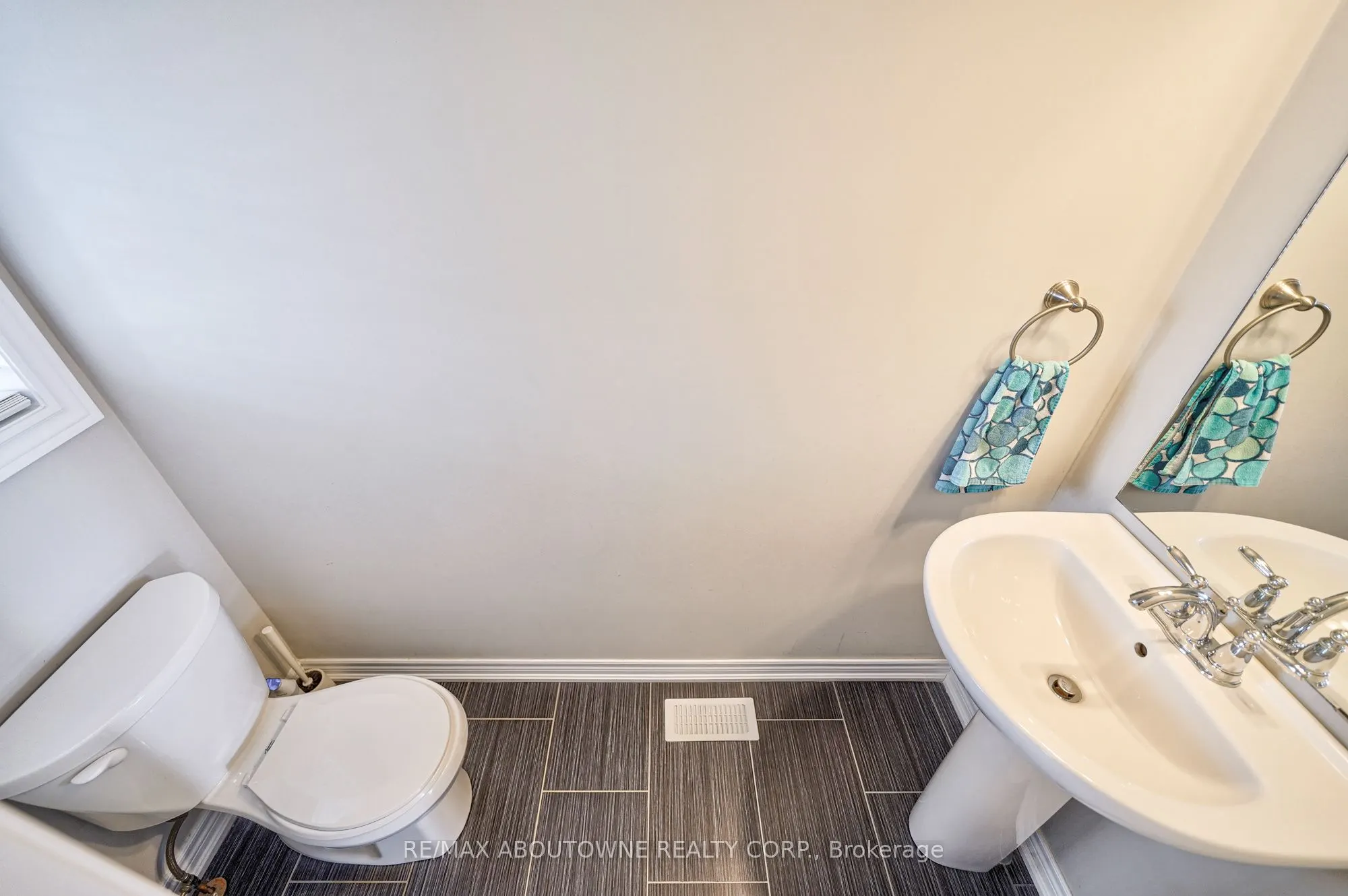 195 Greti Drive, #Upper