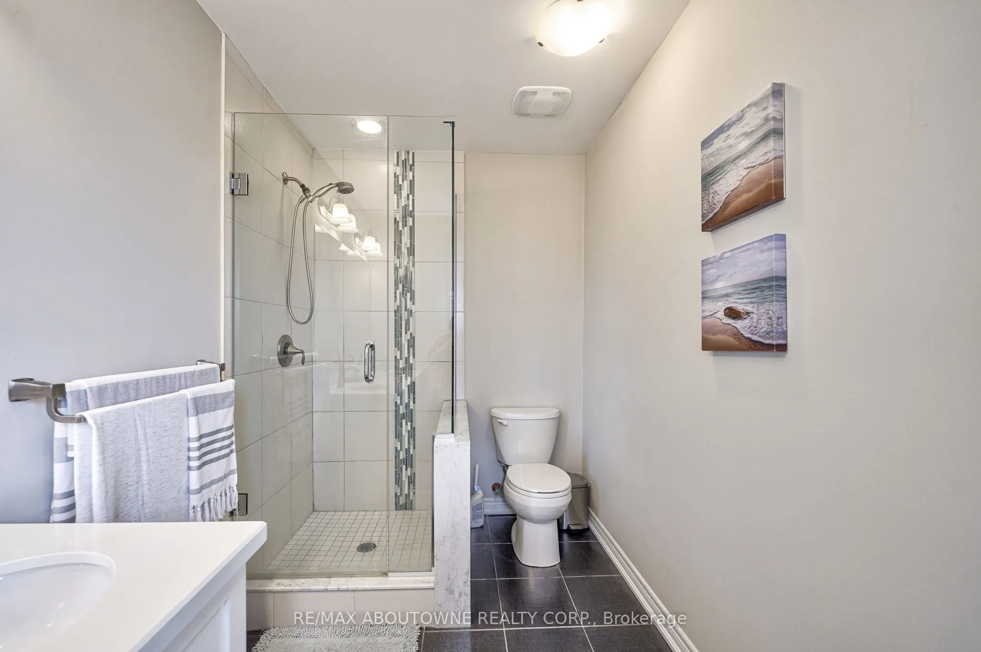 195 Greti Drive, #Upper