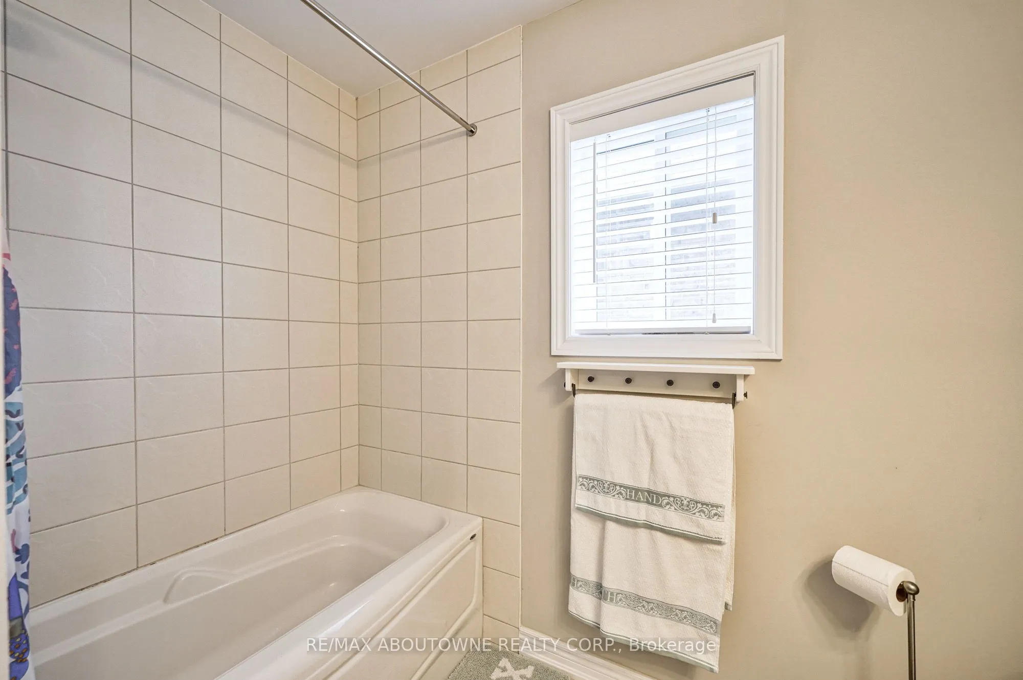 195 Greti Drive, #Upper