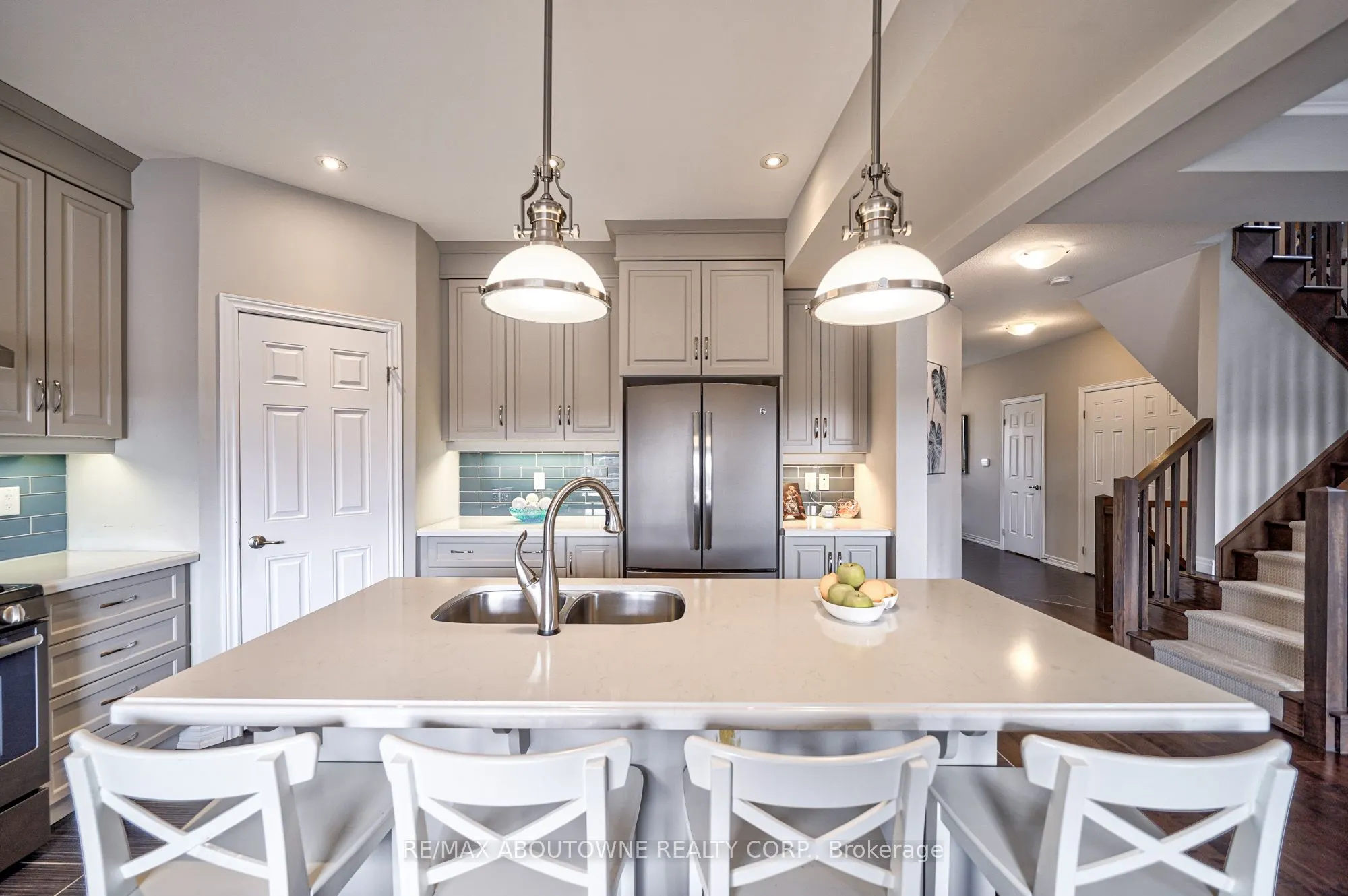195 Greti Drive, #Upper