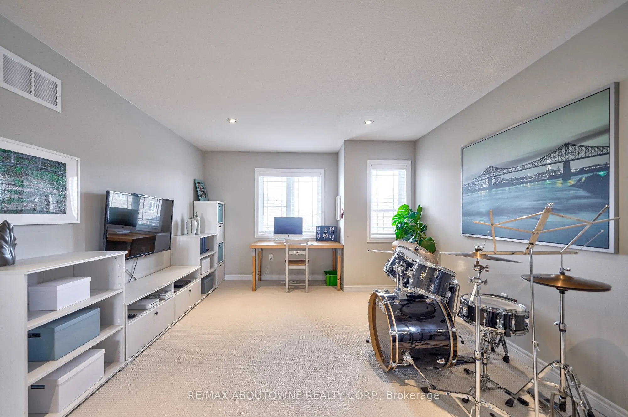 195 Greti Drive, #Upper