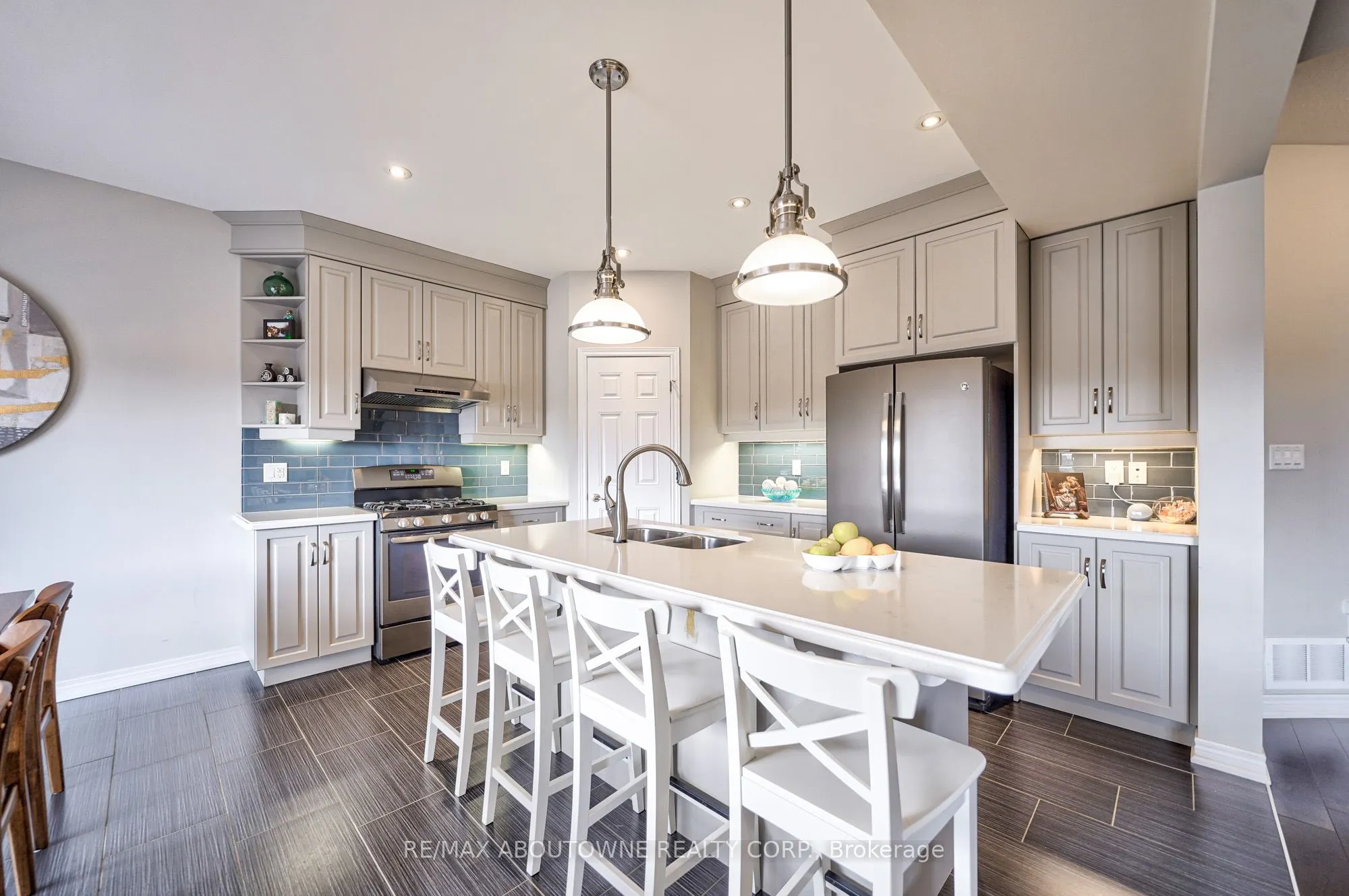 195 Greti Drive, #Upper