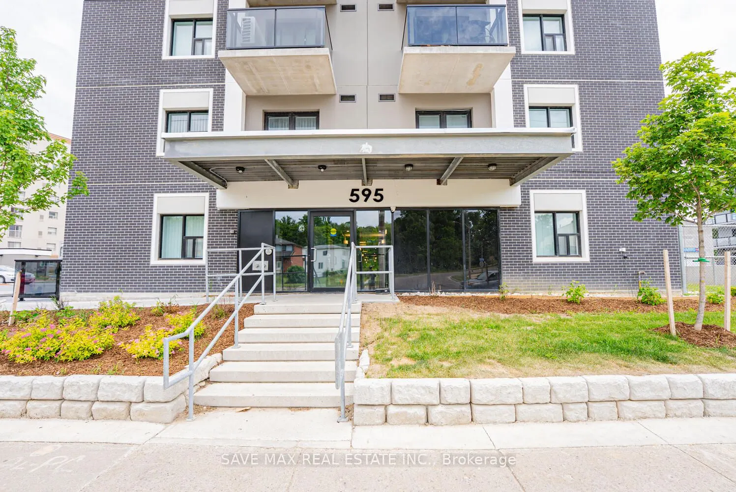 595 Strasburg Road, #208