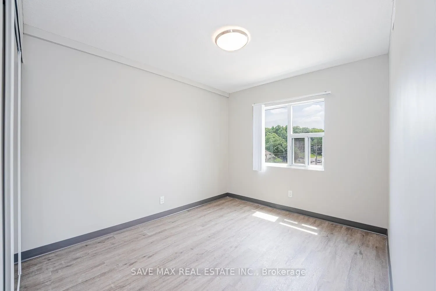 595 Strasburg Road, #208