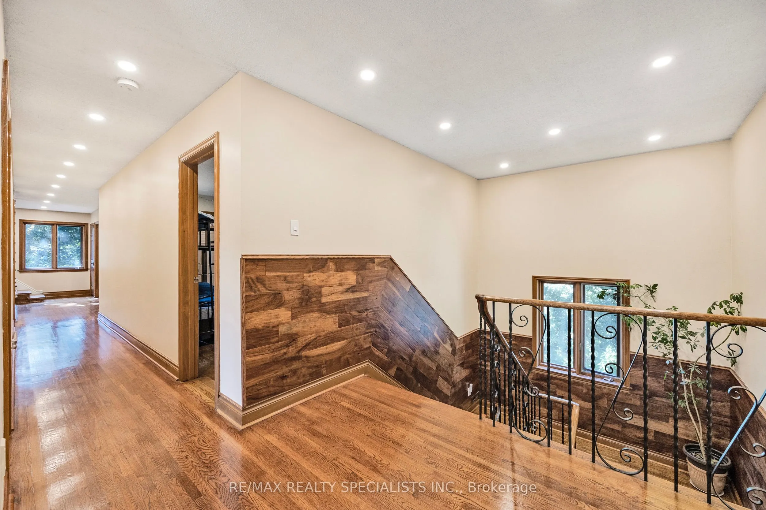 428239 25th Side Road