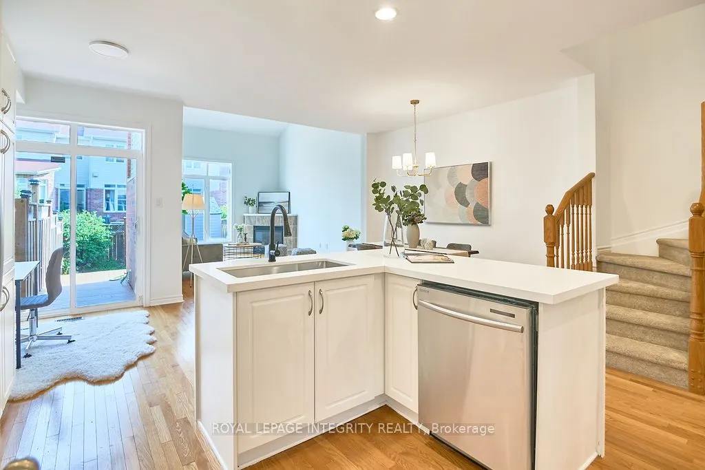 221 Badgeley Avenue