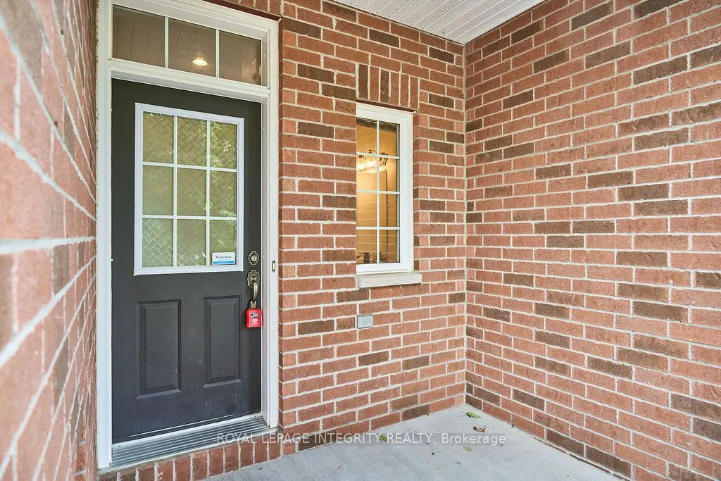 221 Badgeley Avenue