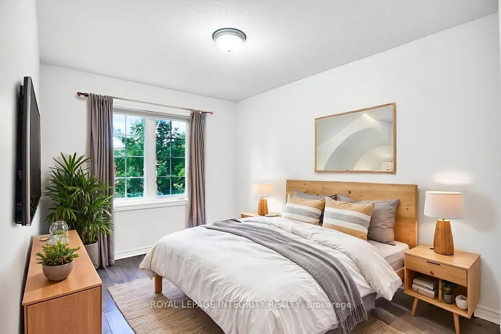 221 Badgeley Avenue