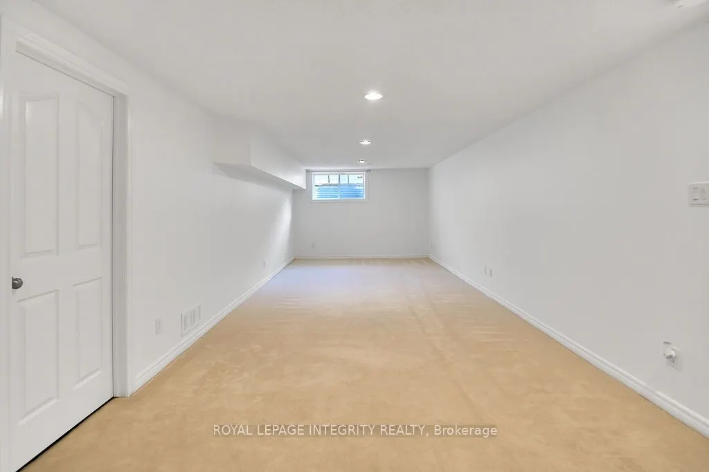 221 Badgeley Avenue