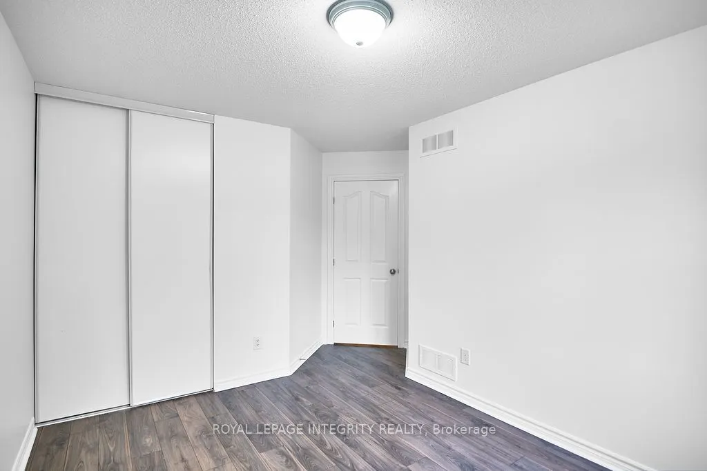221 Badgeley Avenue