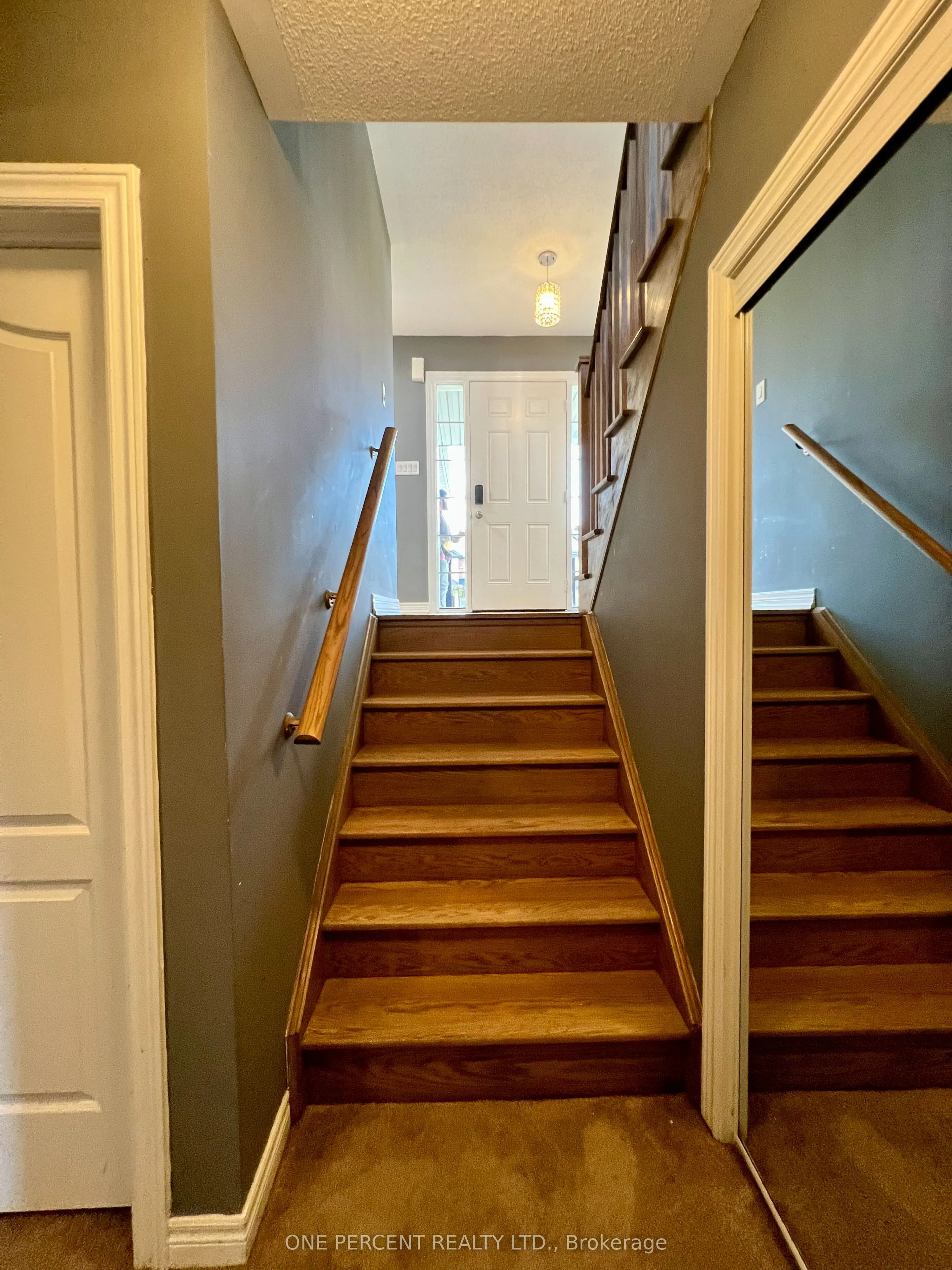 415 Krotz Street W
